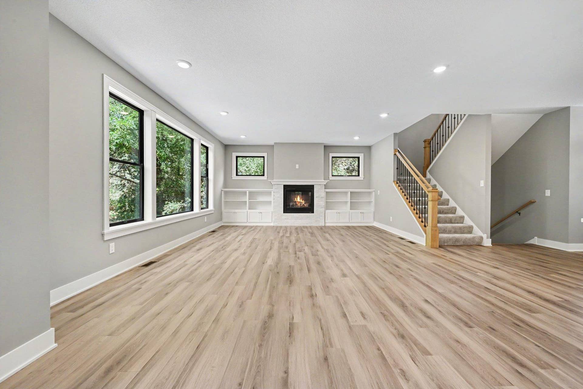 4044 Merriam Road, Minnetonka, MN 55305 Main Level Living Room