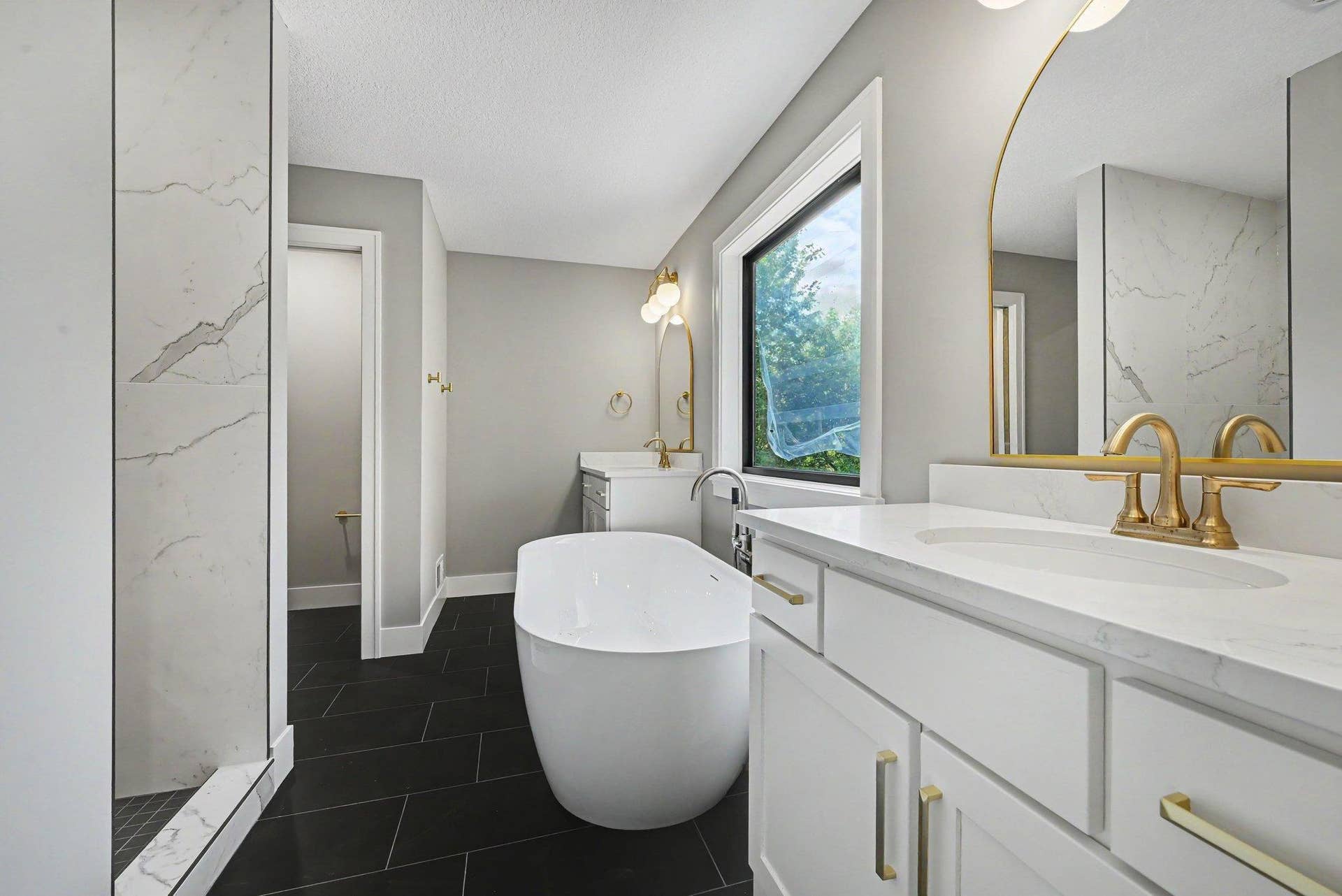 4044 Merriam Road, Minnetonka, MN 55305 026_file_1444.jpg
