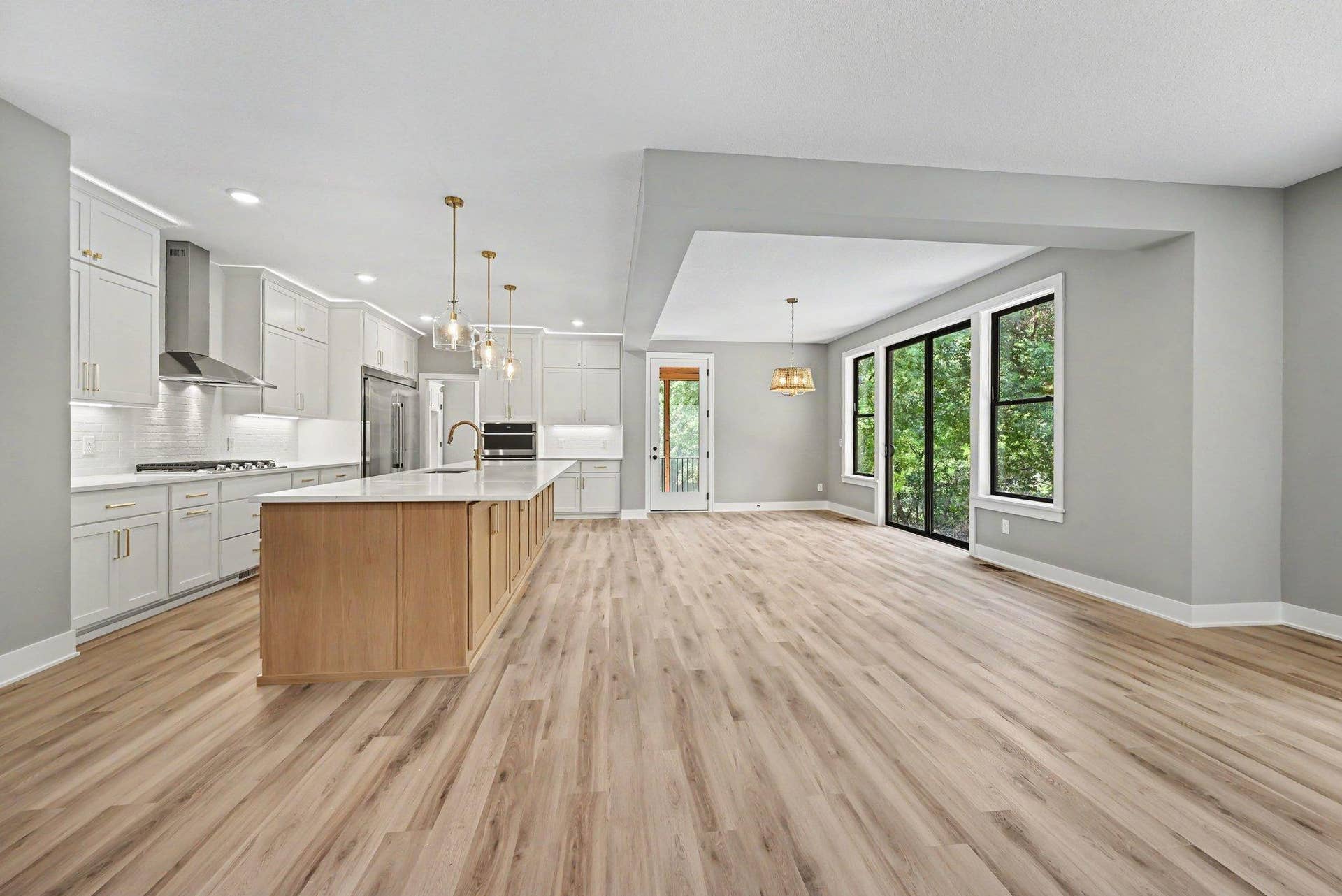 4044 Merriam Road, Minnetonka, MN 55305 010_file_9792.jpg