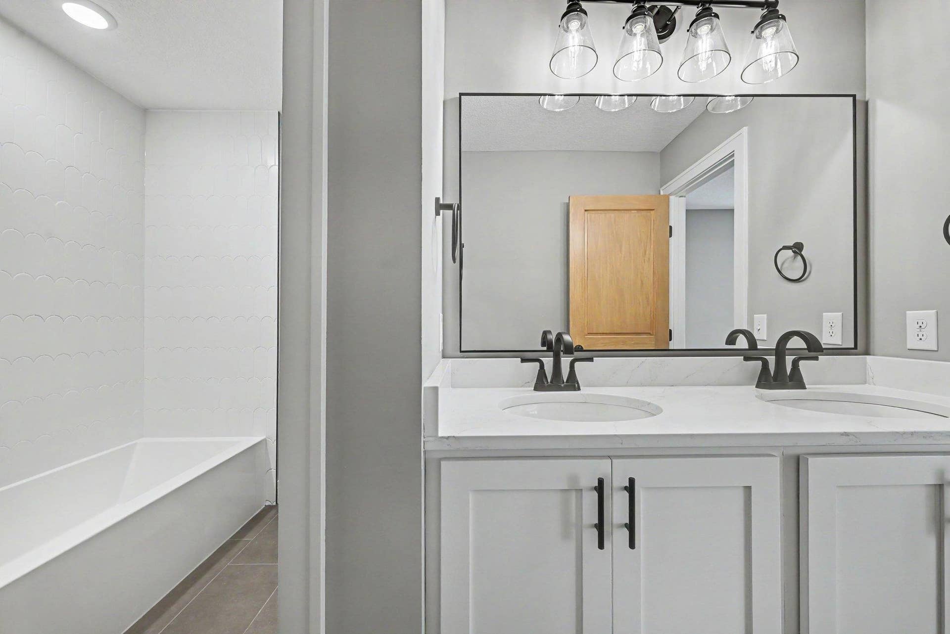 4044 Merriam Road, Minnetonka, MN 55305 030_file_5996.jpg