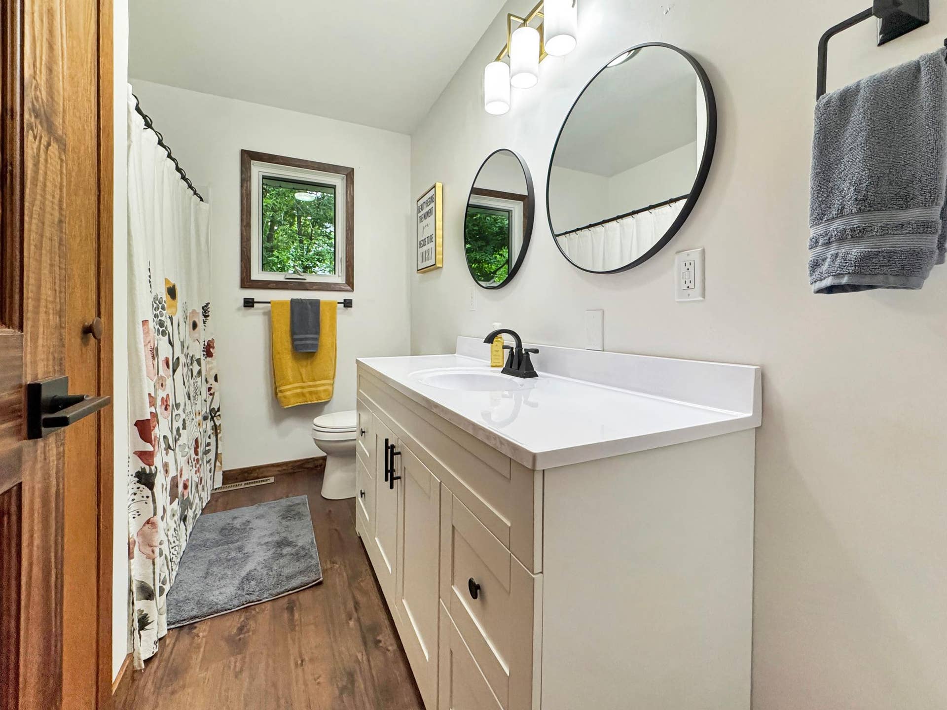 6020 Shady Lane NE, Bemidji, MN 56601 Full bath up