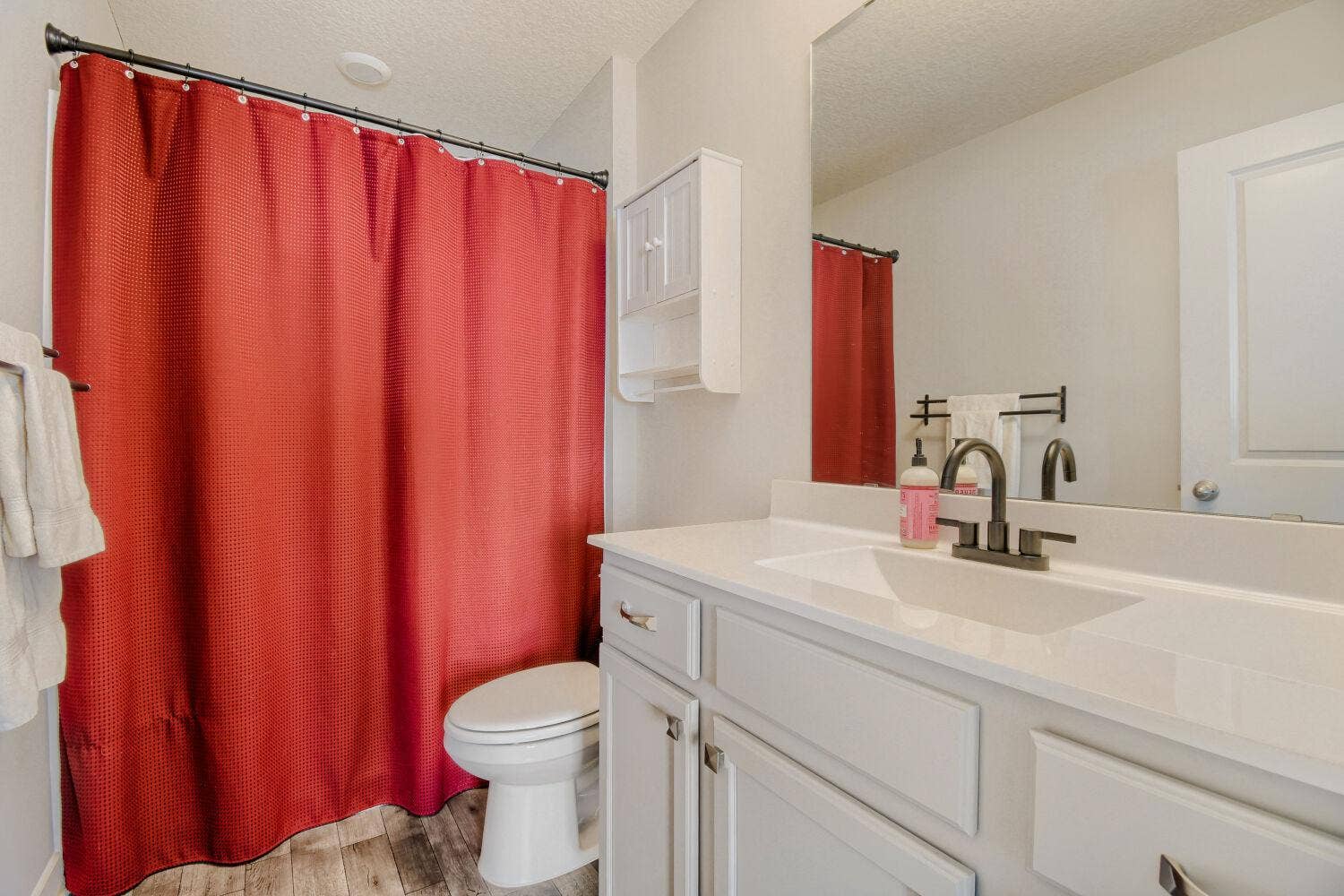 3/4 Primary Ensuite.