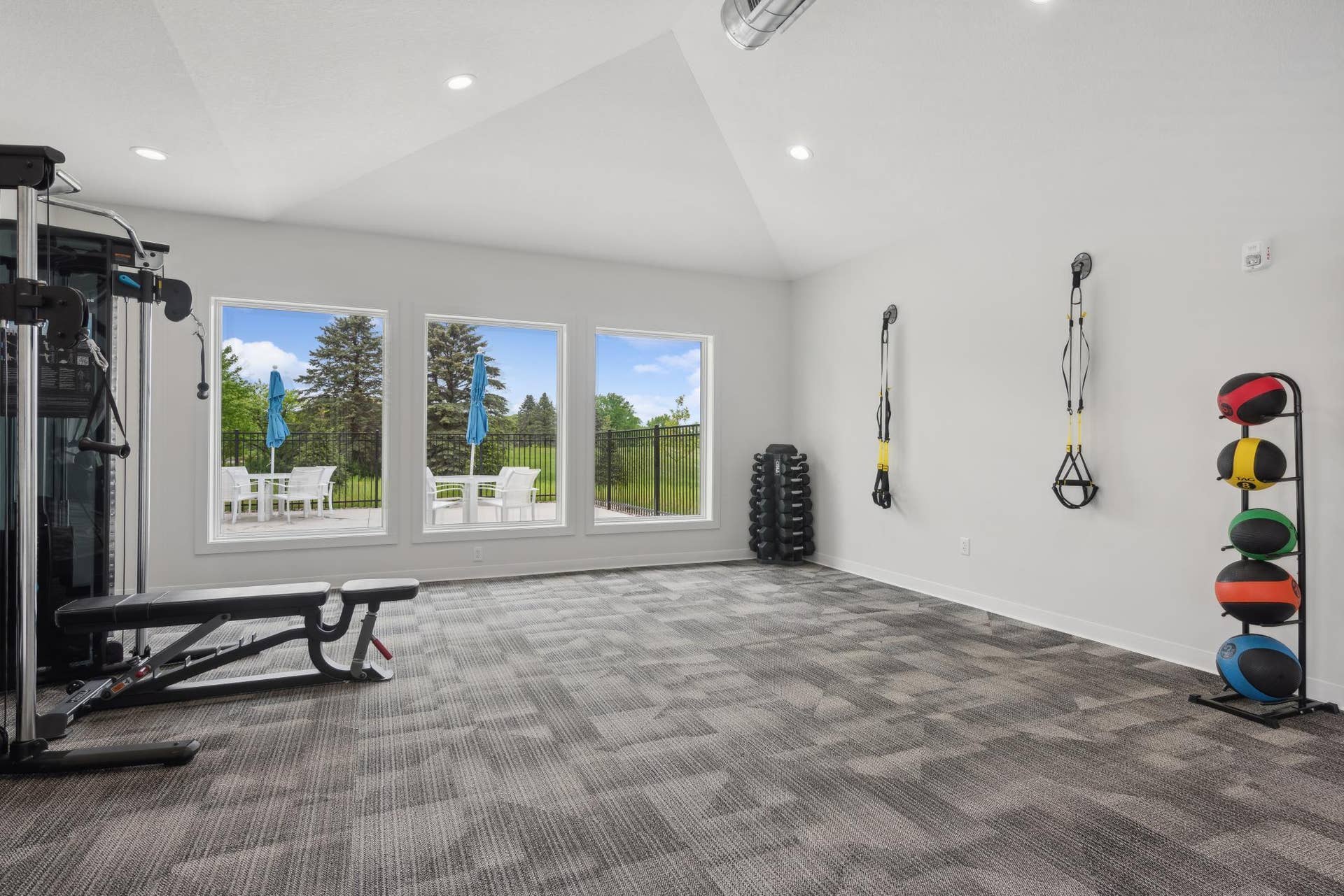 1848 Royal Boulevard N, Lake Elmo, MN 55042 Enjoy on-site amenities.