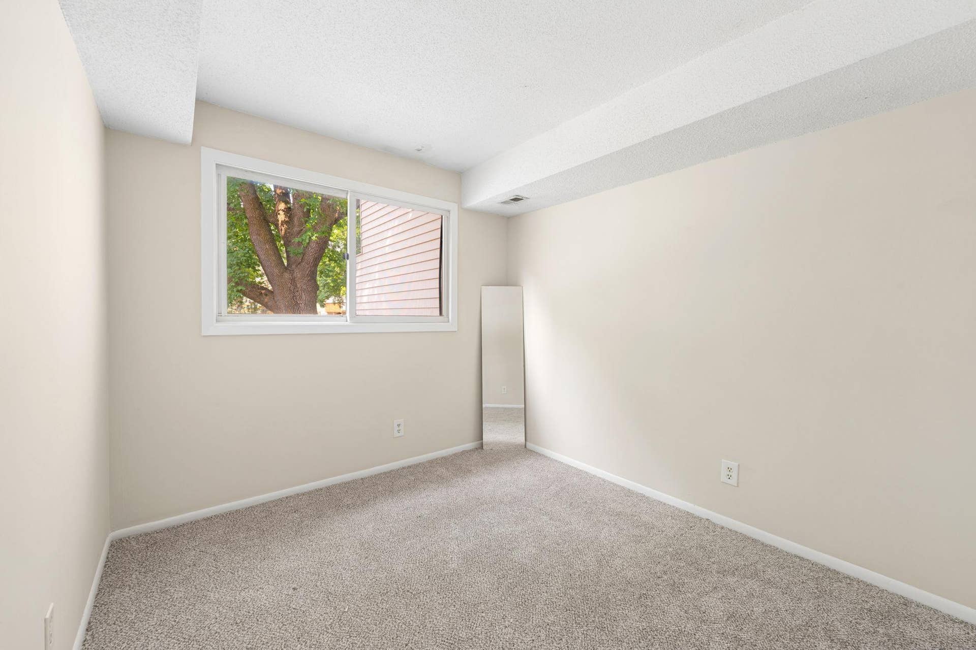 10731 Aquila Avenue S, Bloomington, MN 55438 10731 Aquila Avenue S, Bloomington, MN 55438