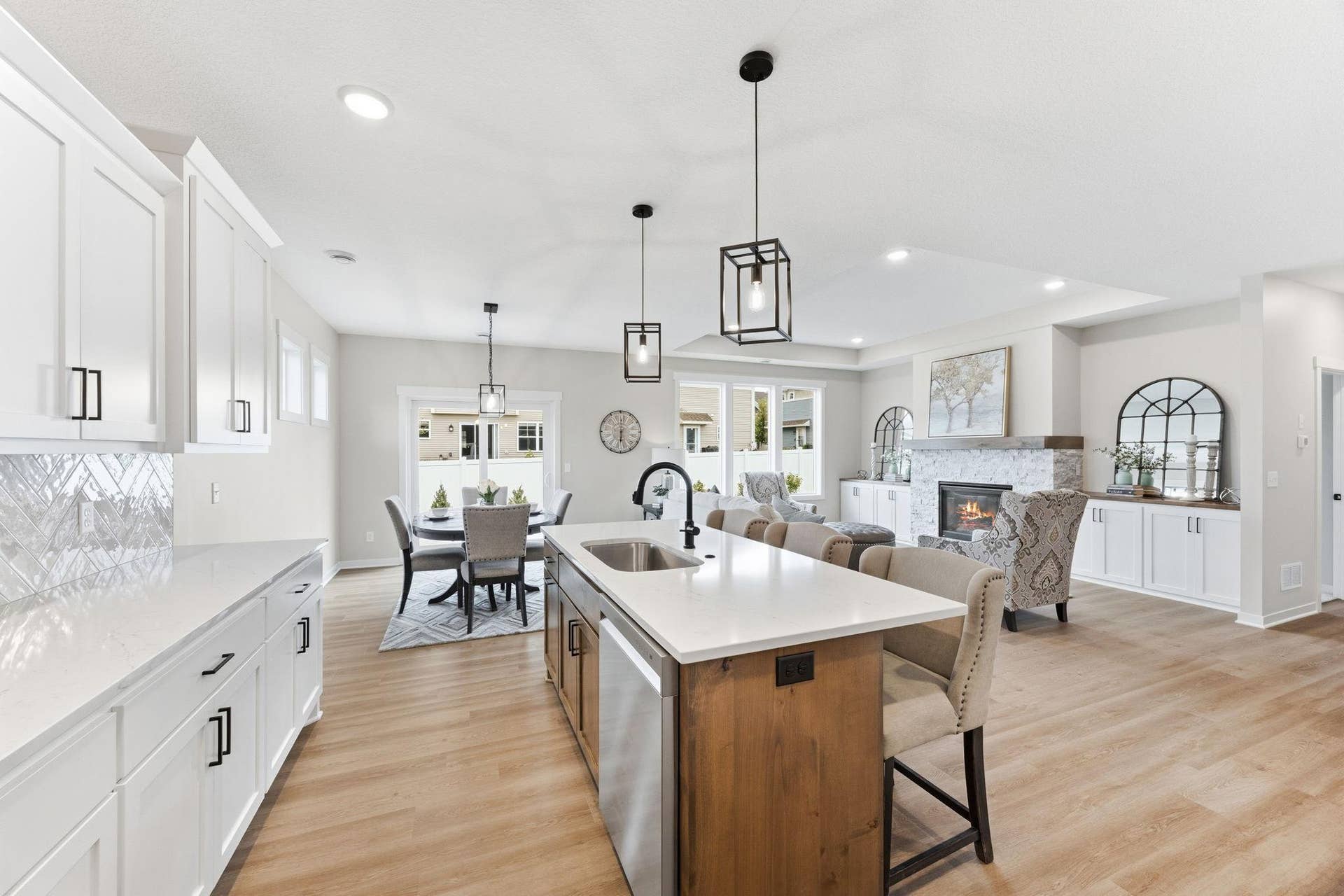 13810 102nd Court N, Maple Grove, MN 55369 13810 102nd Court N, Maple Grove, MN 55369