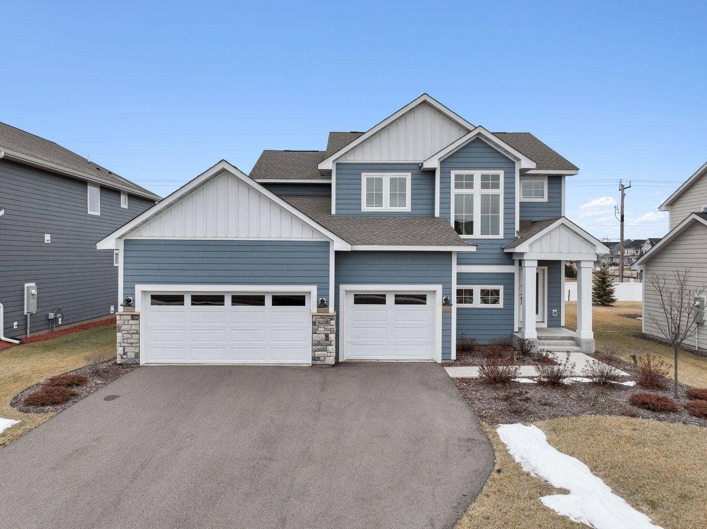 10268 Arrowwood Path, Woodbury, MN 55129 01.jpg