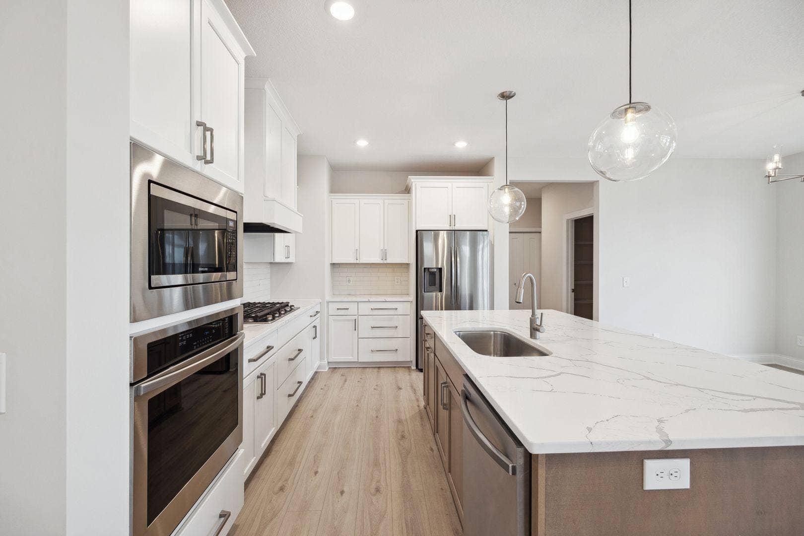10268 Arrowwood Path, Woodbury, MN 55129 15.jpg