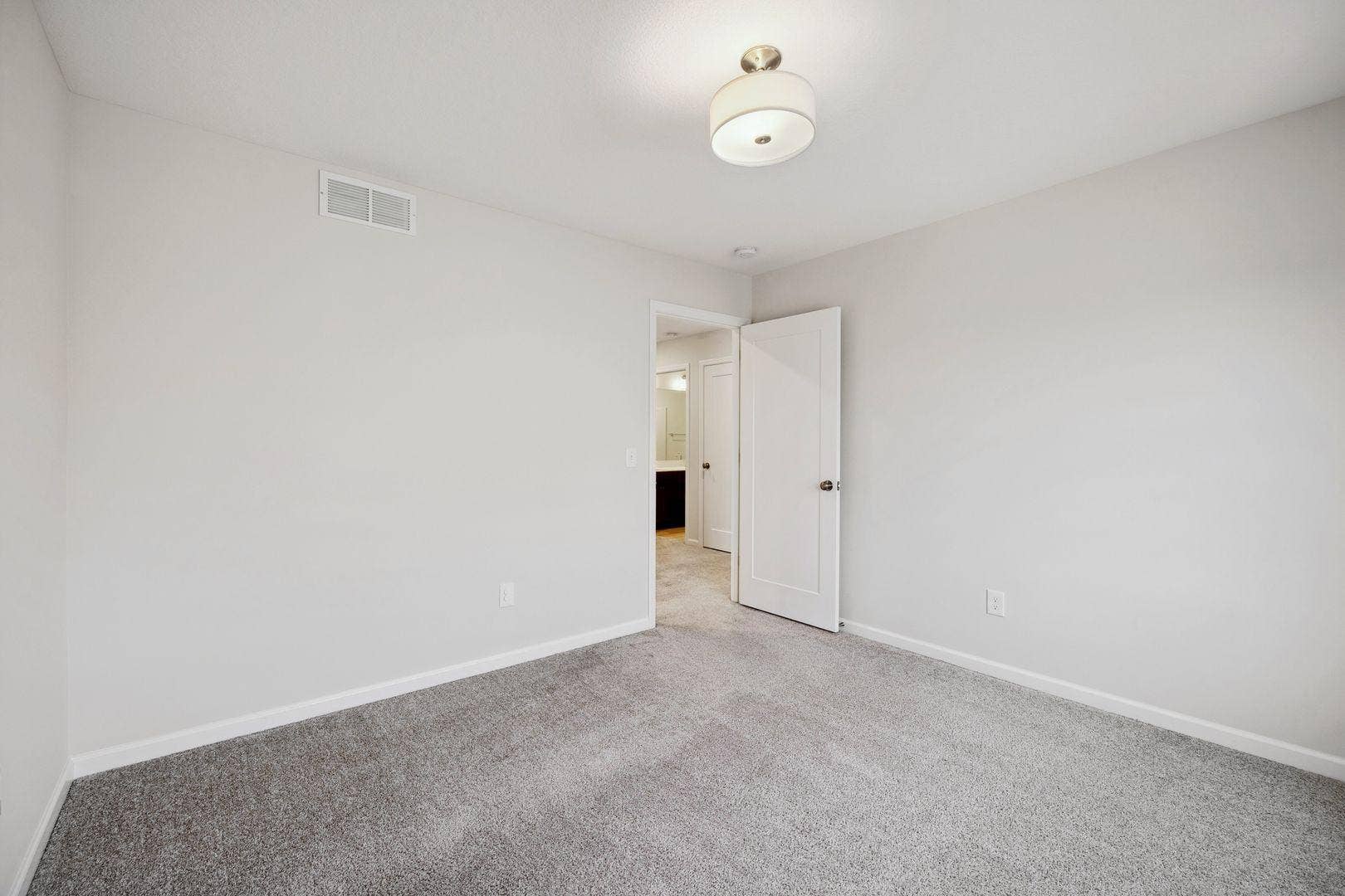 10268 Arrowwood Path, Woodbury, MN 55129 30.jpg