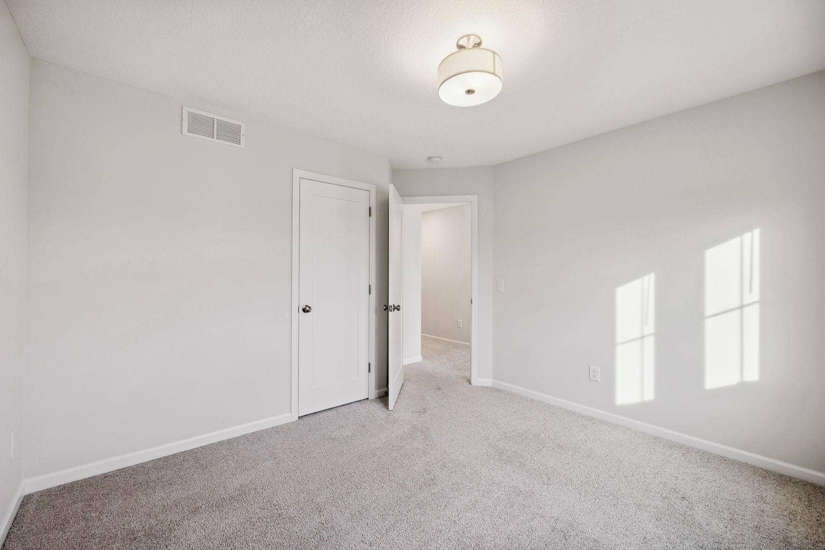 10268 Arrowwood Path, Woodbury, MN 55129 27.jpg