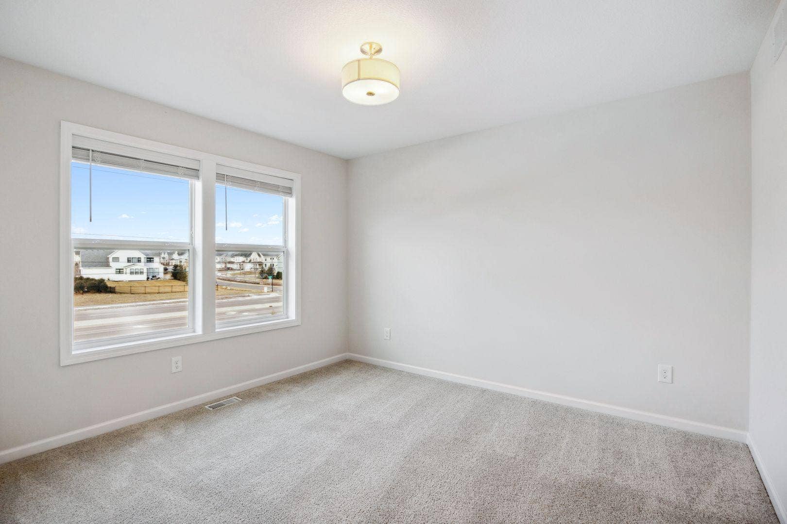 10268 Arrowwood Path, Woodbury, MN 55129 31.jpg