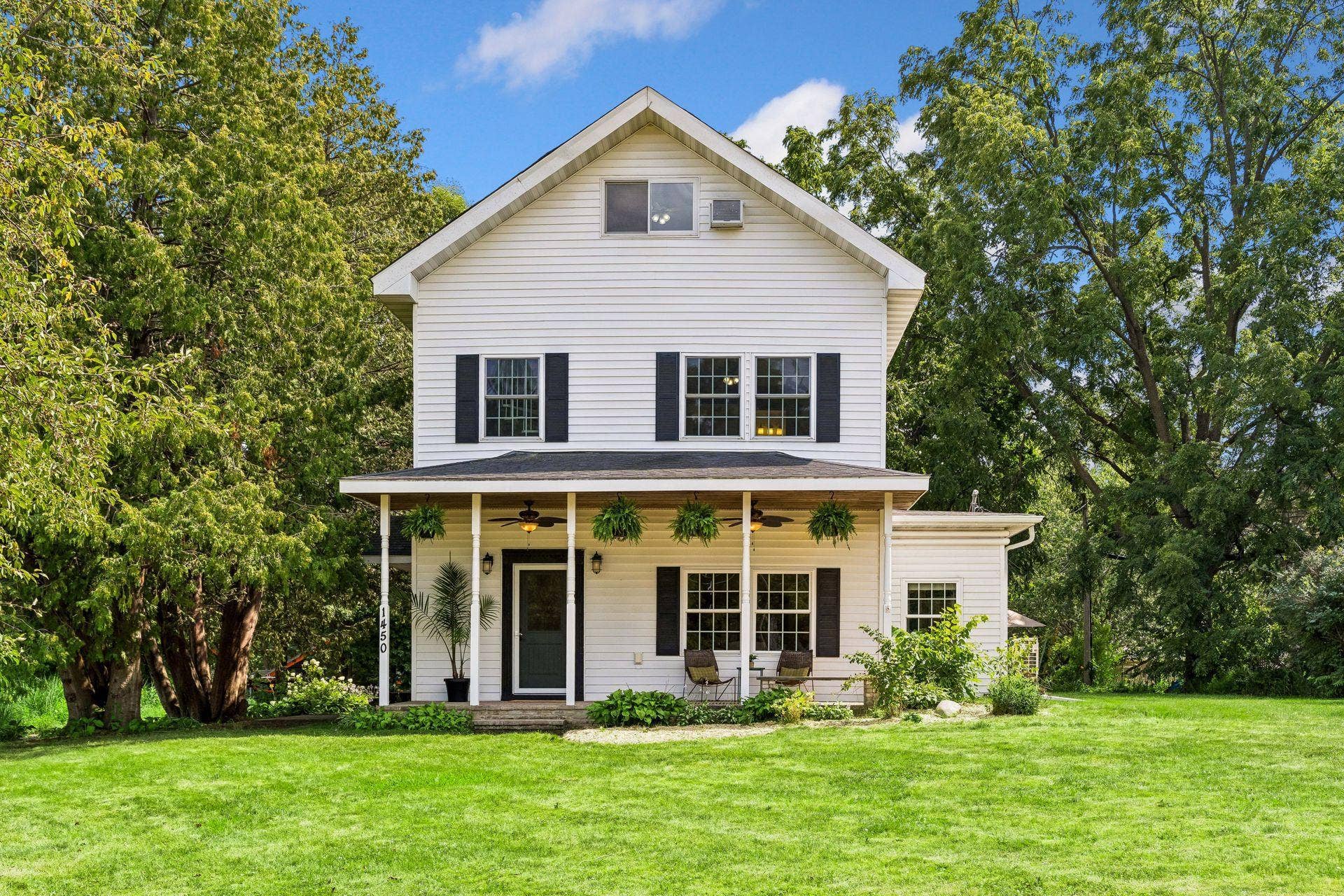 1450 Ripley Avenue, Maplewood, MN 55109 Welcome home!