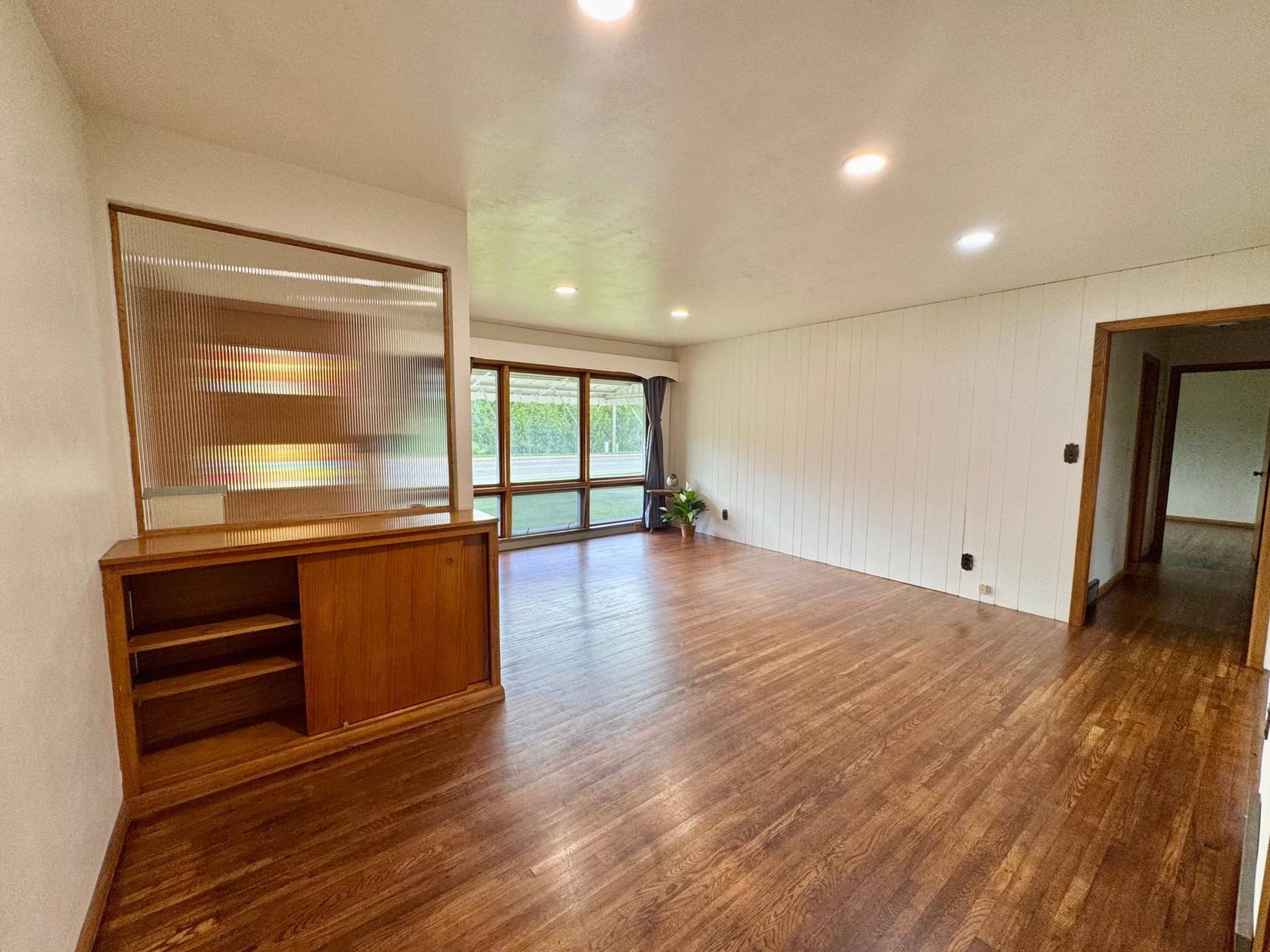 1706 Irvine Avenue NW, Bemidji, MN 56601 Livingroom 2.jpeg
