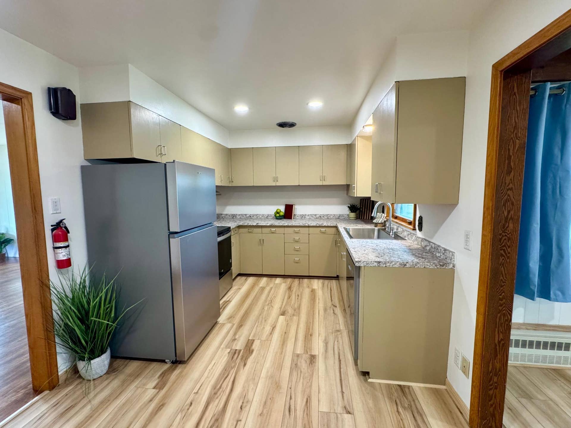 1706 Irvine Avenue NW, Bemidji, MN 56601 Kitchen 3.jpeg