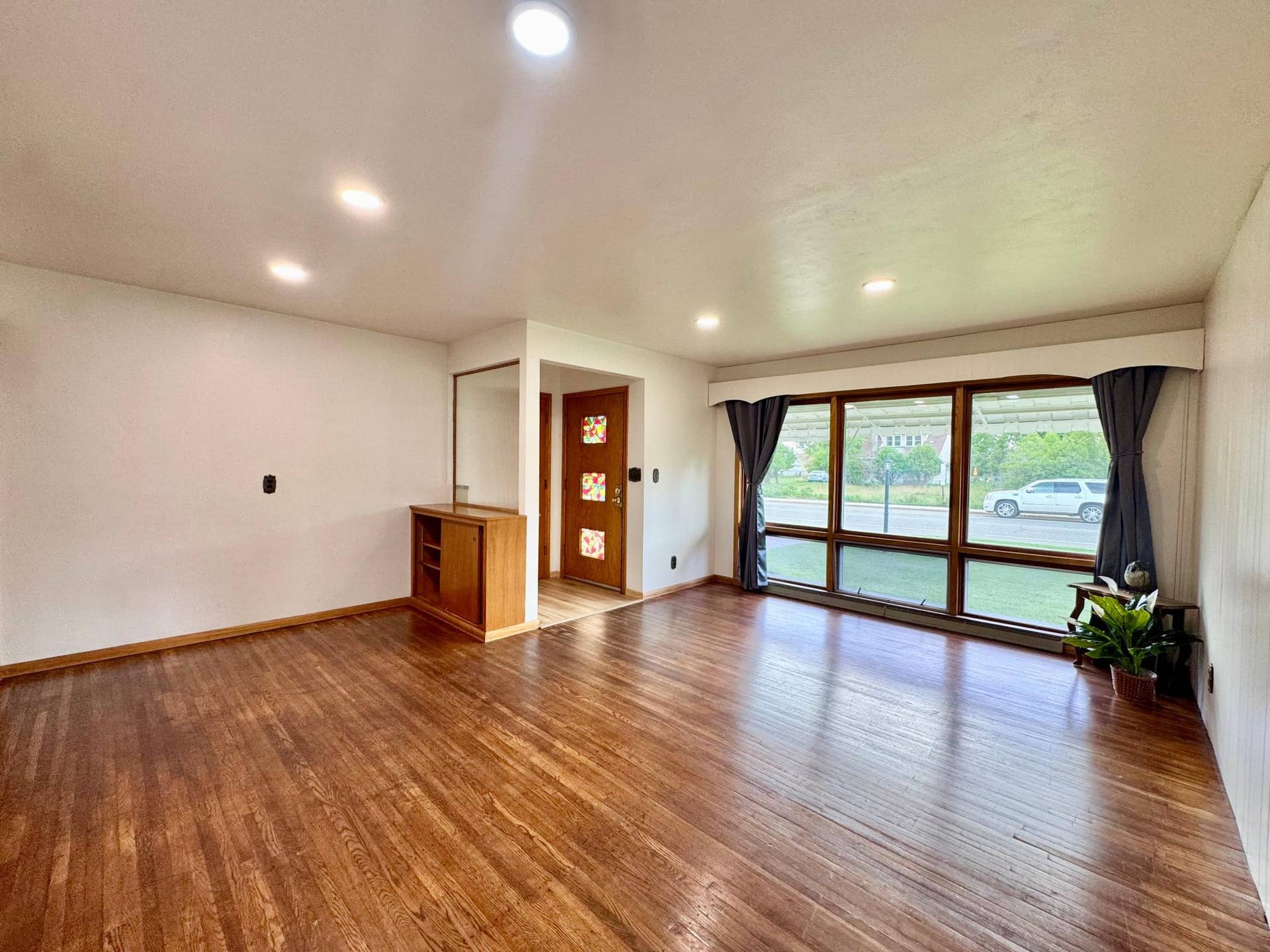 1706 Irvine Avenue NW, Bemidji, MN 56601 Livingroom 3.jpeg