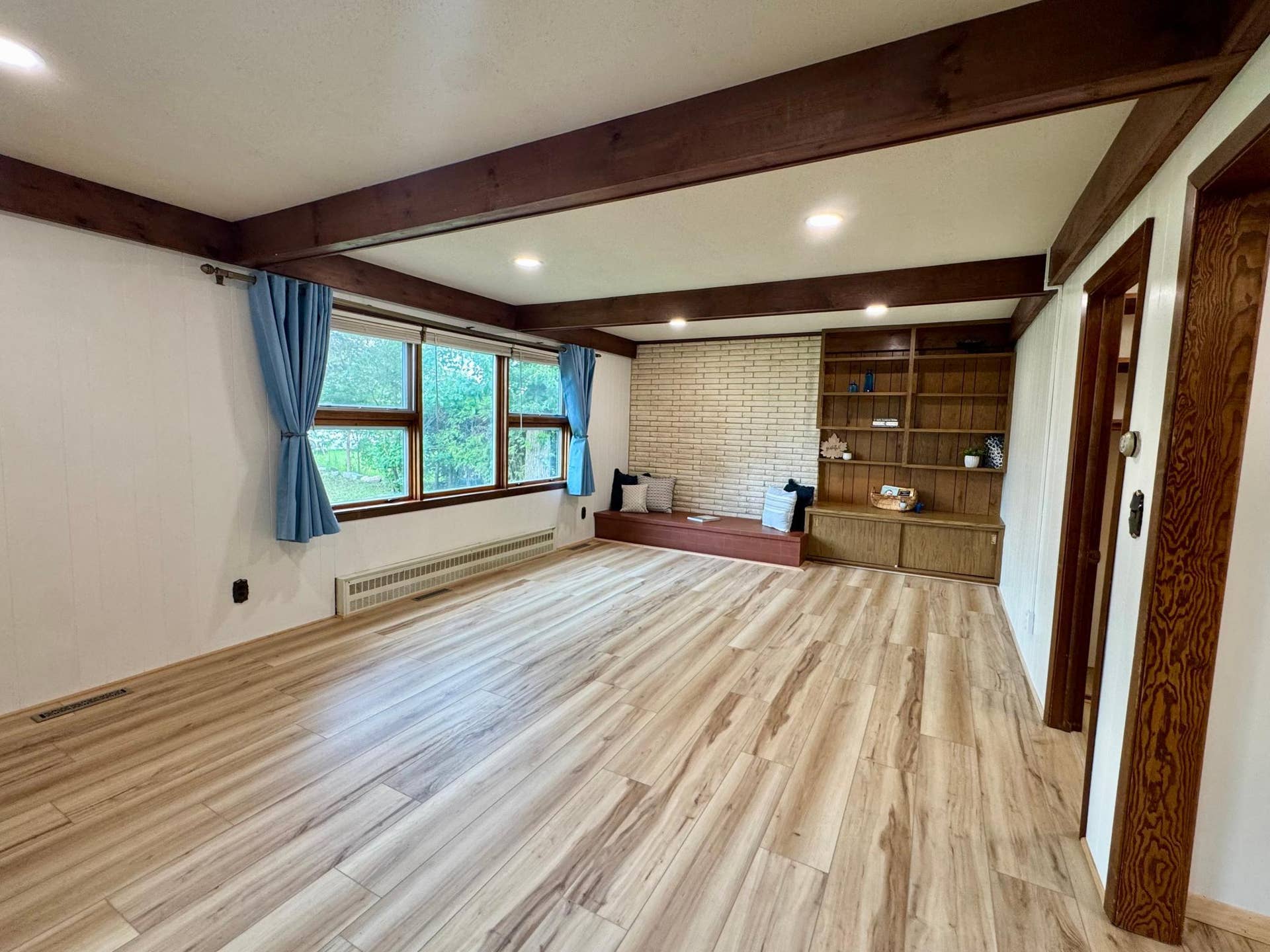 1706 Irvine Avenue NW, Bemidji, MN 56601 Family Room 1.jpeg