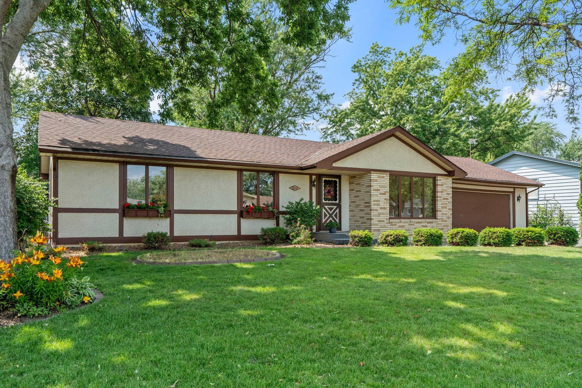 8133 Xenia Avenue N, Brooklyn Park, MN 55443 12-web-or-mls-8133 Xenia Ave N-60.jpg