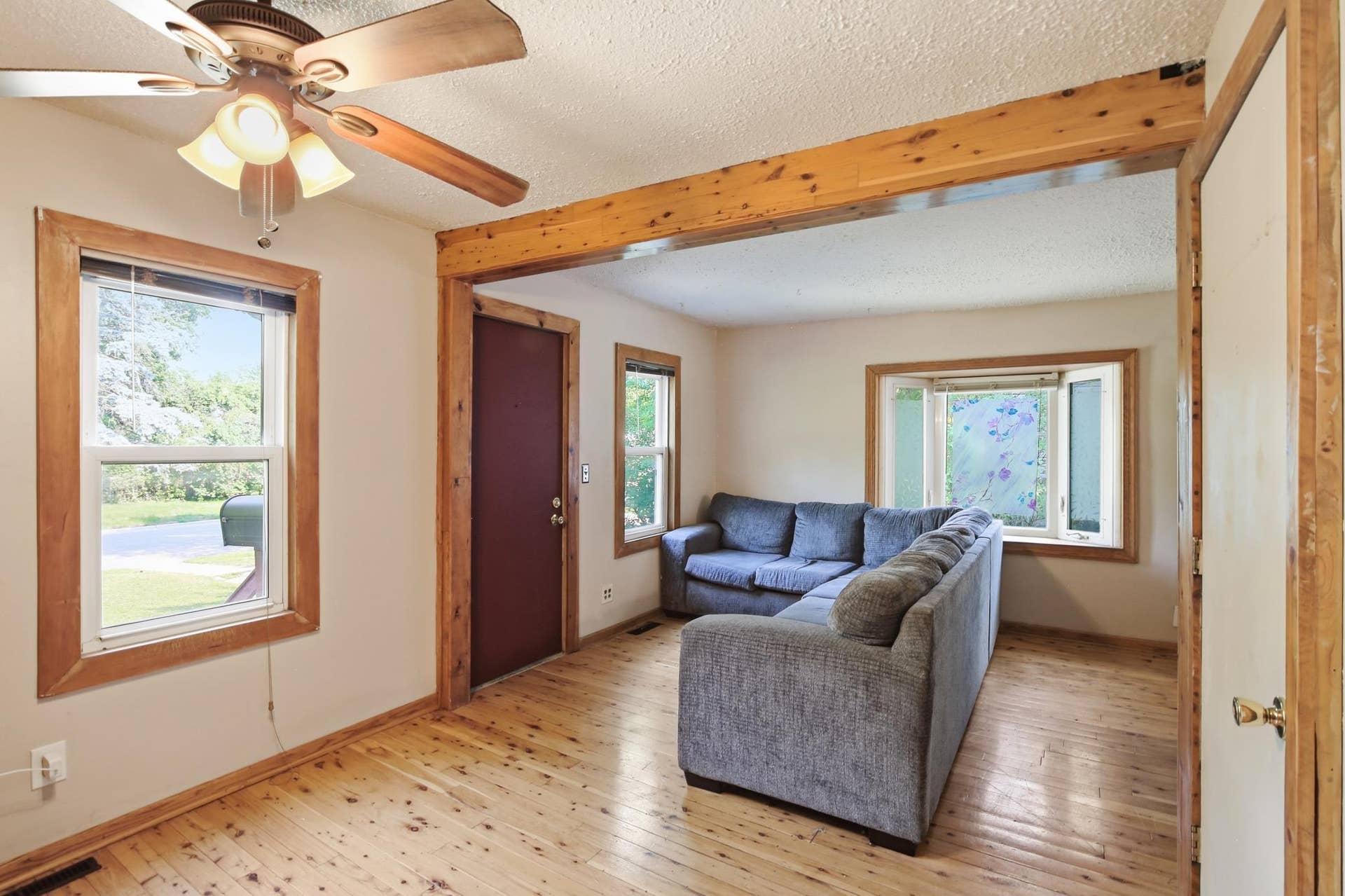 5311 Knox Avenue N, Brooklyn Center, MN 55430 4-print-5311-Knox-Ave-N-04.jpg