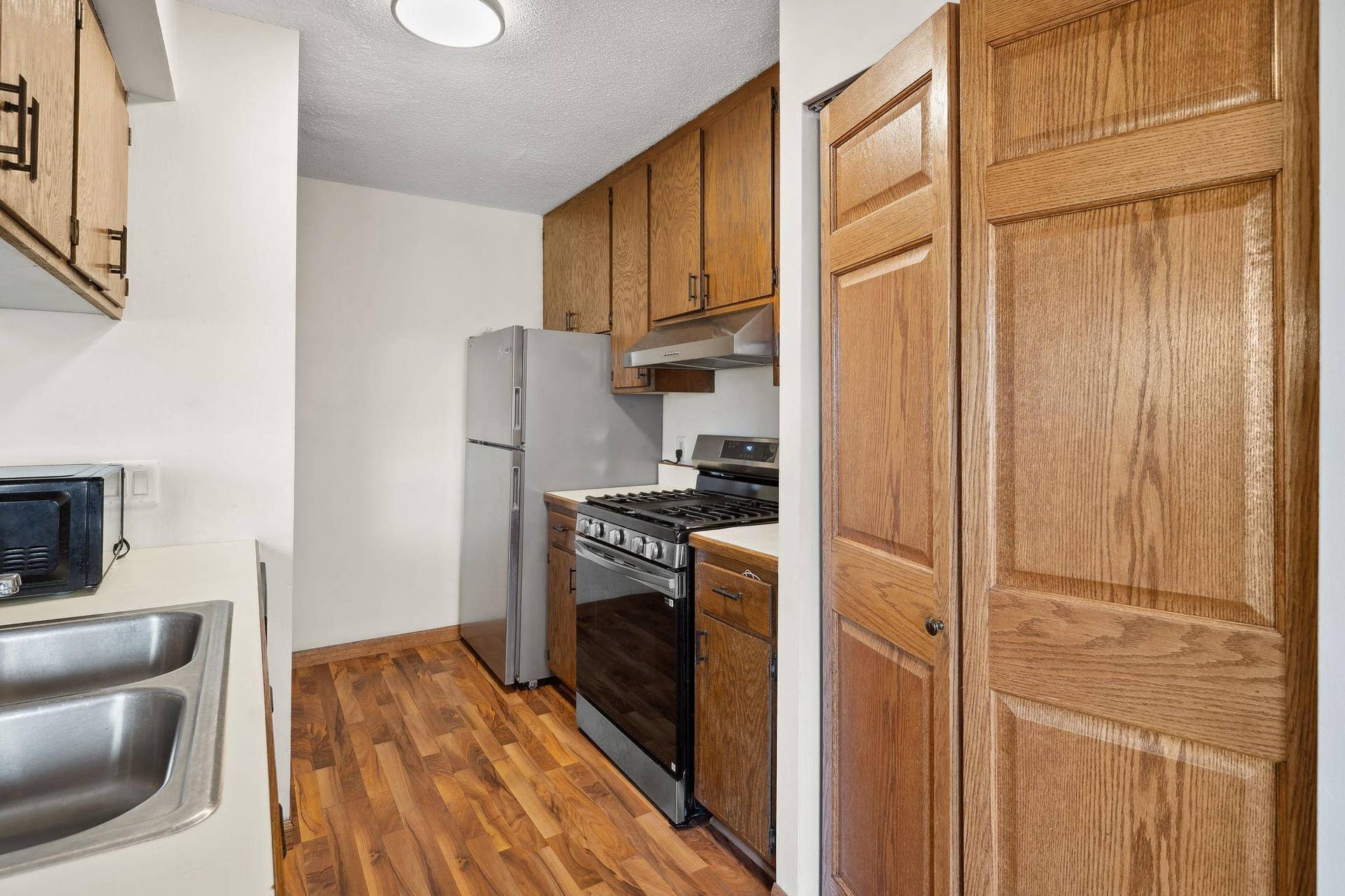 6311 84th Court N, Brooklyn Park, MN 55445 6311 84th Court N, Brooklyn Park, MN 55445
