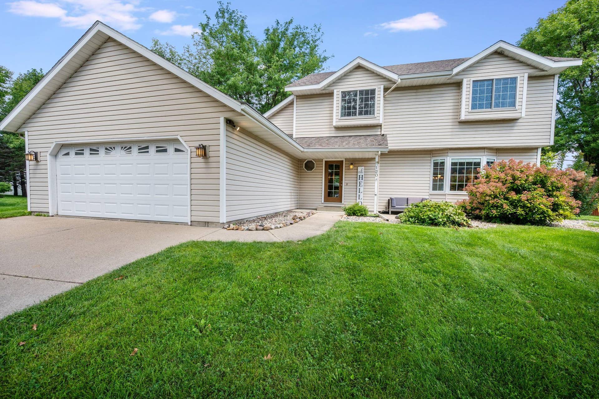 120 Chaucer Court, Mankato, MN 56001 01.jpg