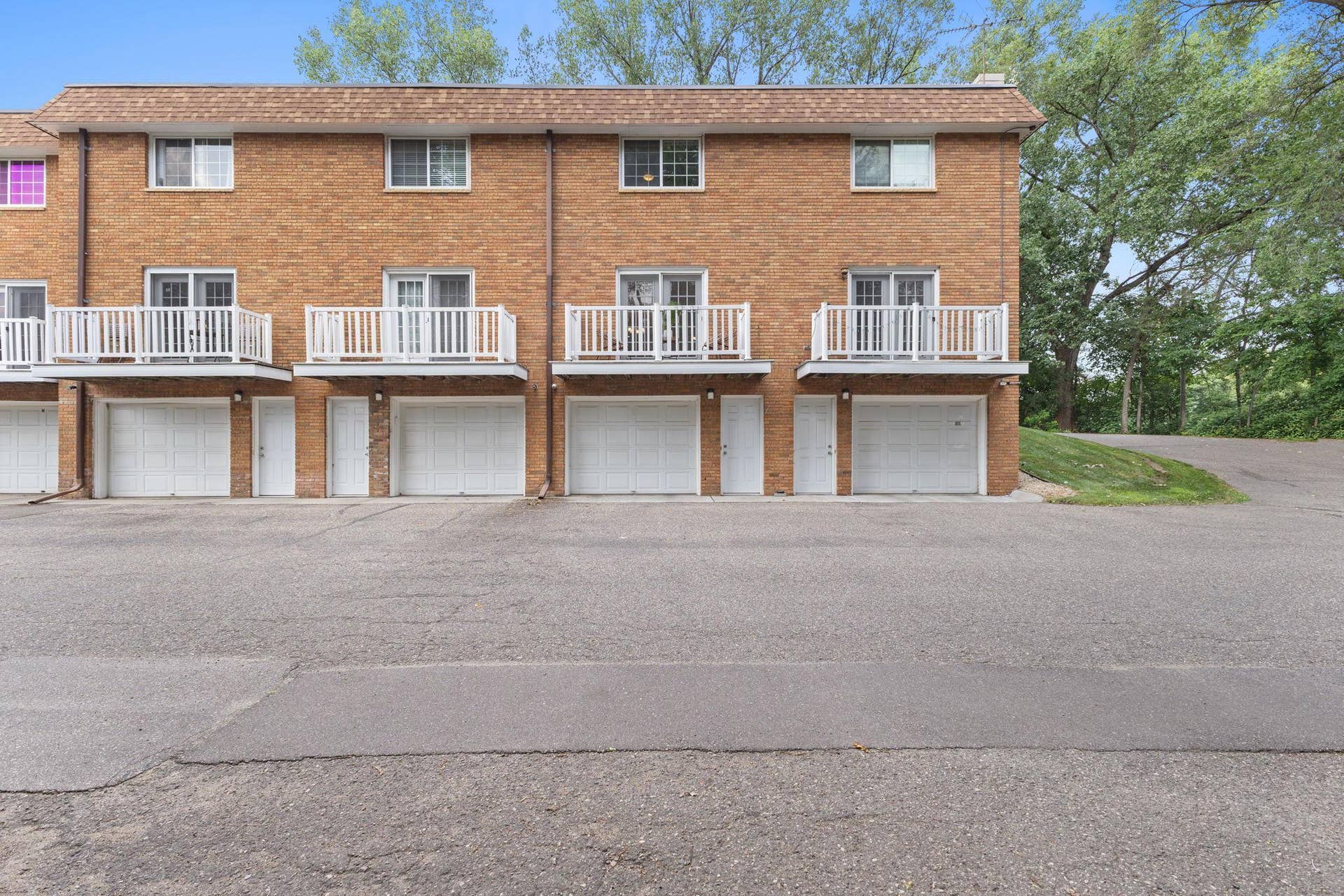 1860 Mcmenemy Street, #K, Maplewood, MN 55117 1860 Mcmenemy Street, #K, Maplewood, MN 55117
