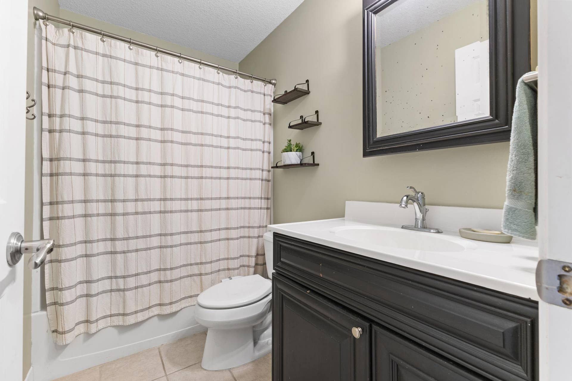 1860 Mcmenemy Street, #K, Maplewood, MN 55117 1860 Mcmenemy Street, #K, Maplewood, MN 55117