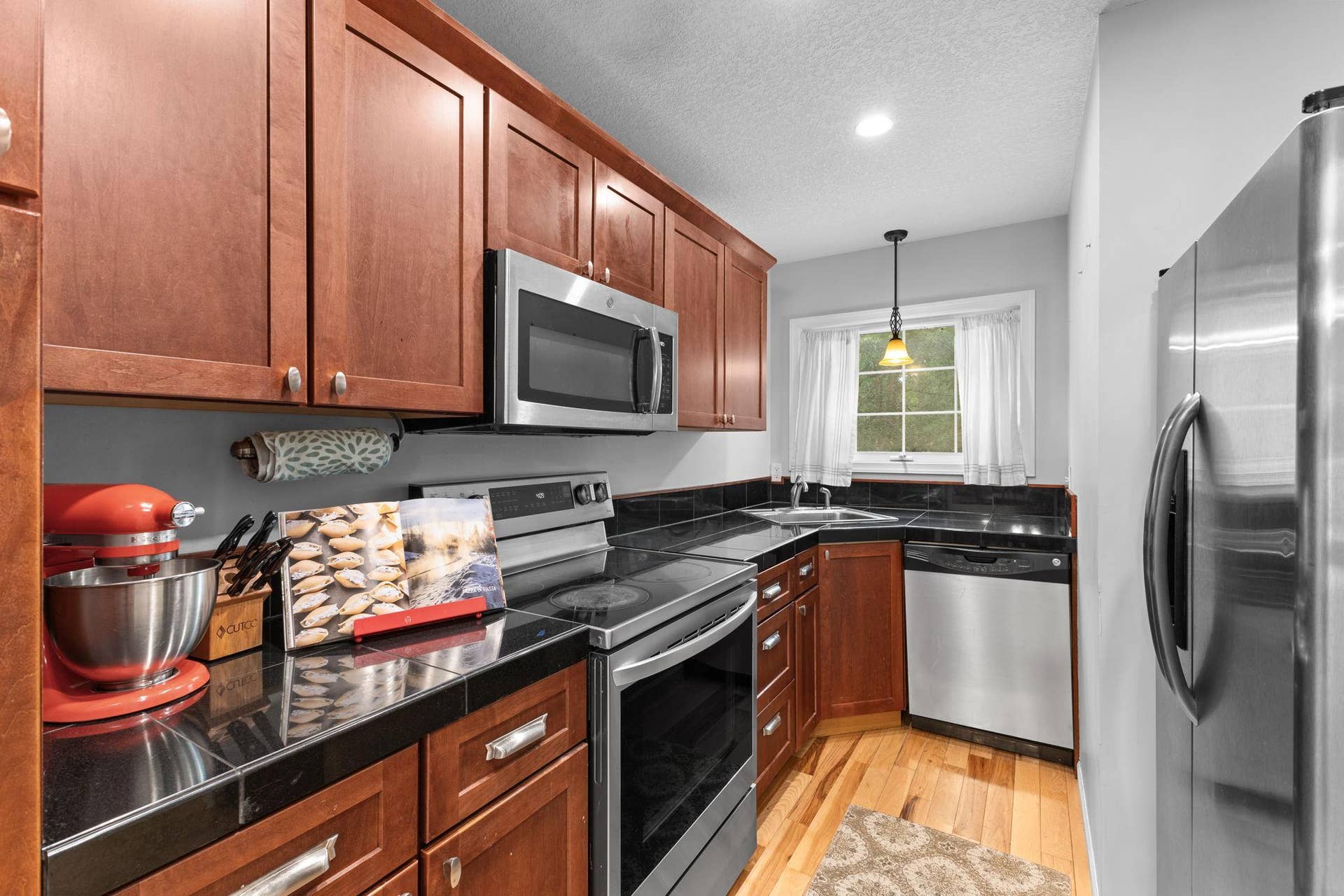 1860 Mcmenemy Street, #K, Maplewood, MN 55117 1860 Mcmenemy Street, #K, Maplewood, MN 55117