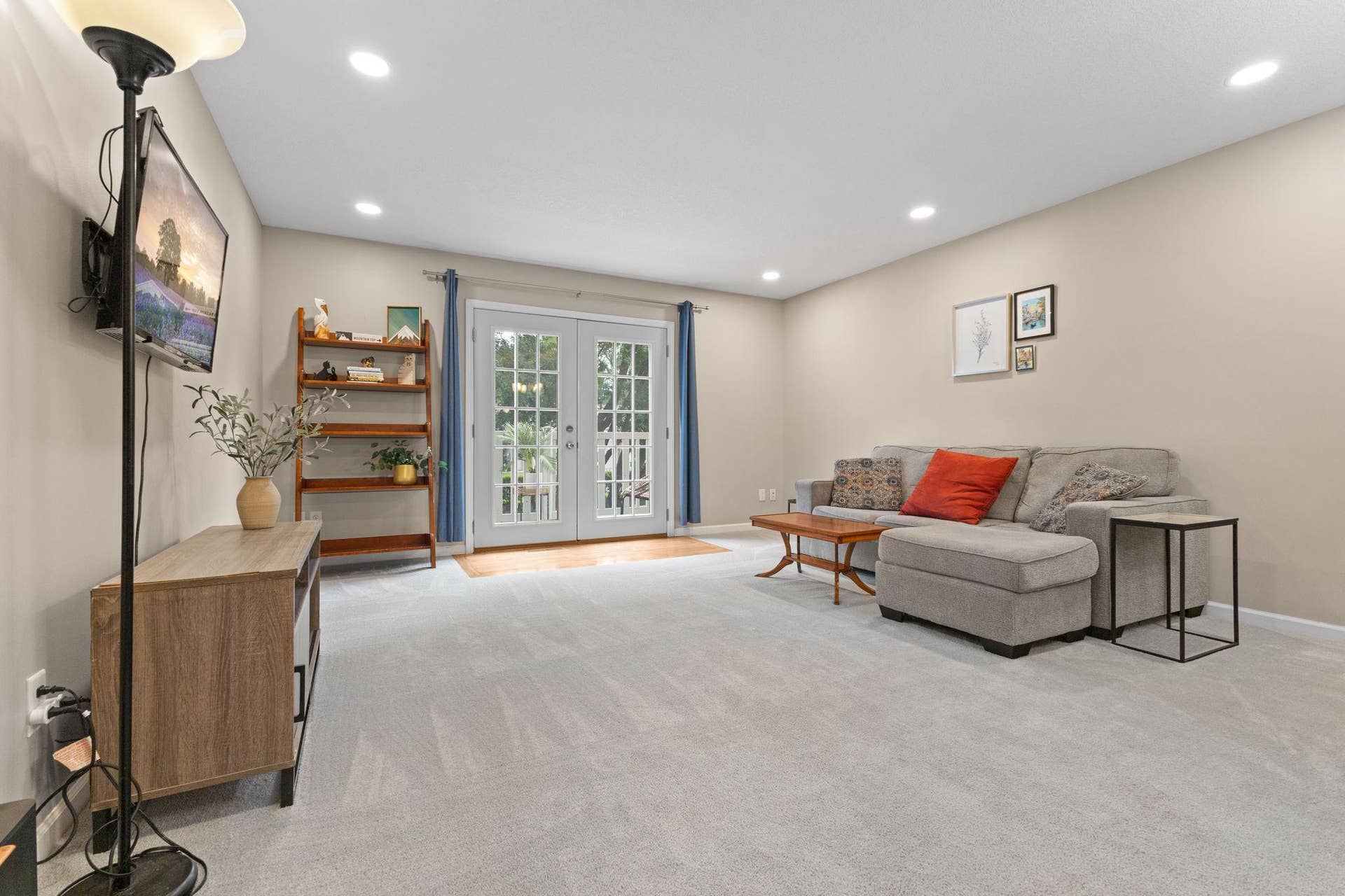 1860 Mcmenemy Street, #K, Maplewood, MN 55117 1860 Mcmenemy Street, #K, Maplewood, MN 55117