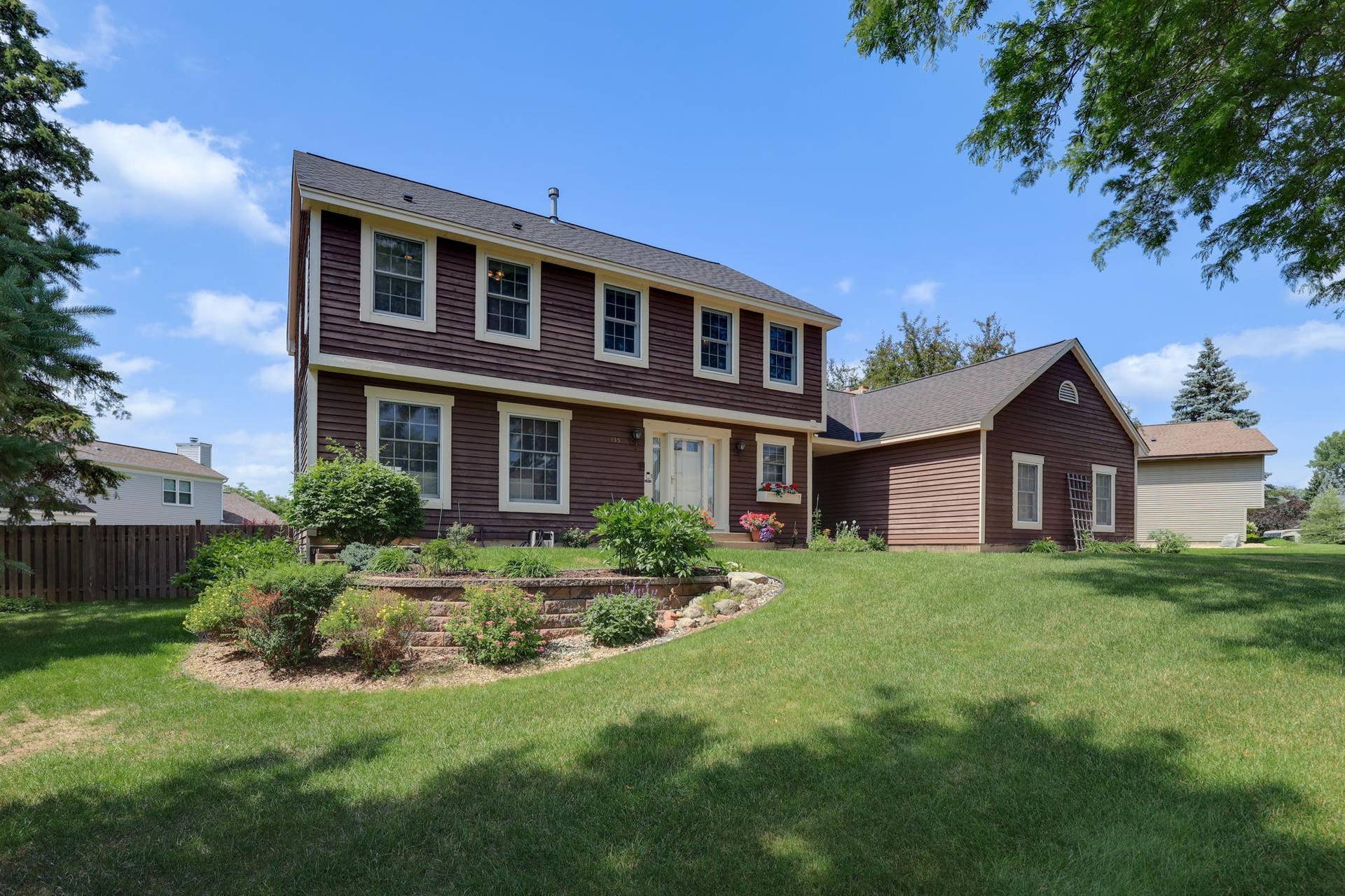 2-web-or-mls-455-Highpoint-Cur-02.jpg