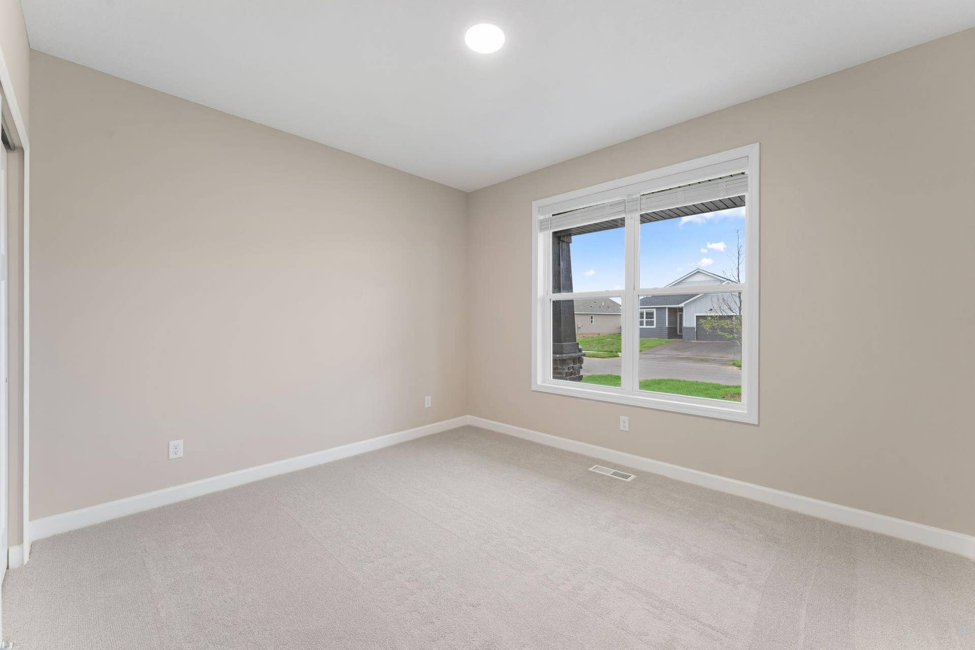5184 Long Pointe Bay, Woodbury, MN 55129 The bedrooms are versatile spaces that can be easily changed to meet the residents needs.