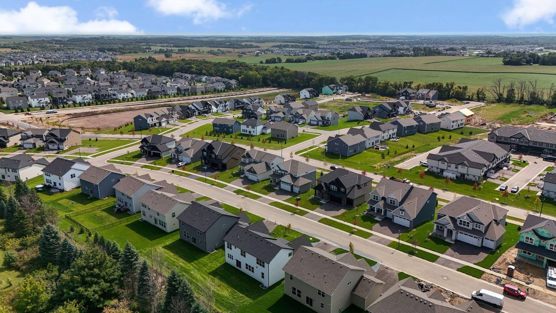 5184 Long Pointe Bay, Woodbury, MN 55129 Welcome to Westwind!