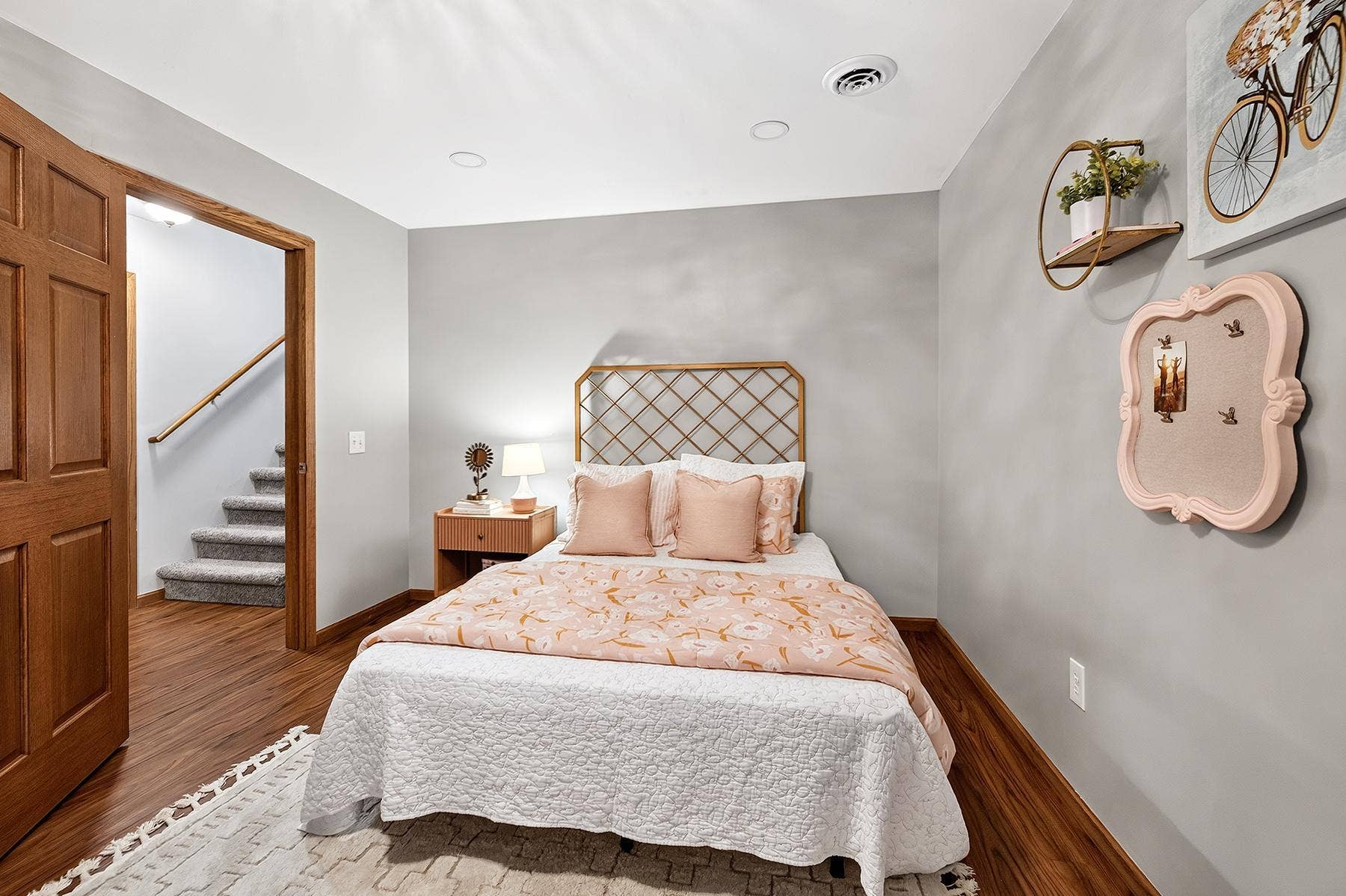 570 Dorland Road S, Maplewood, MN 55119 web_bedoom lower 1.jpg