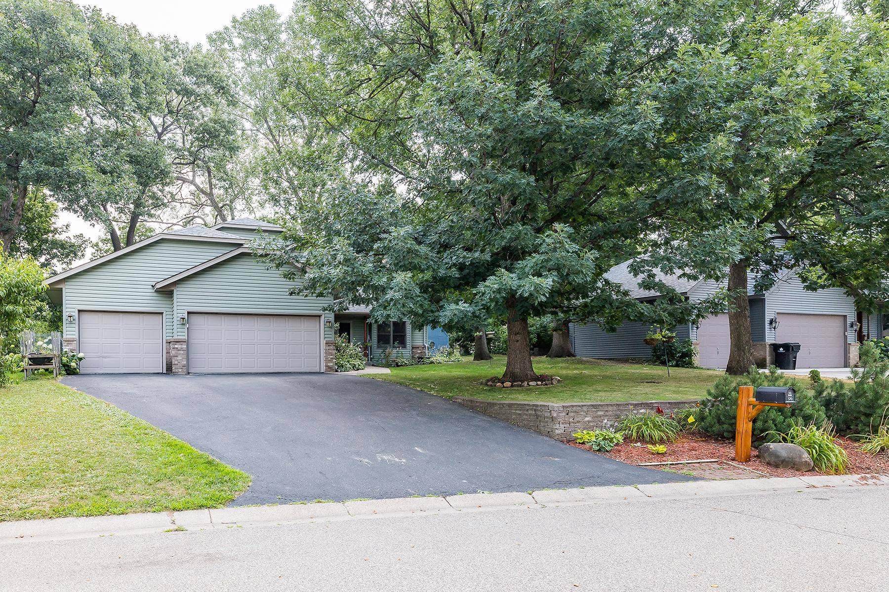 570 Dorland Road S, Maplewood, MN 55119 570 Dorland Road S, Maplewood, MN 55119