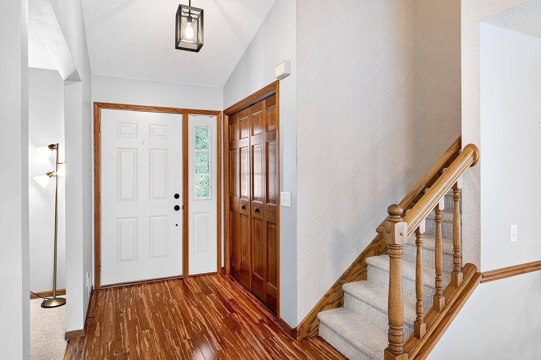 570 Dorland Road S, Maplewood, MN 55119 web_entry 2.jpg