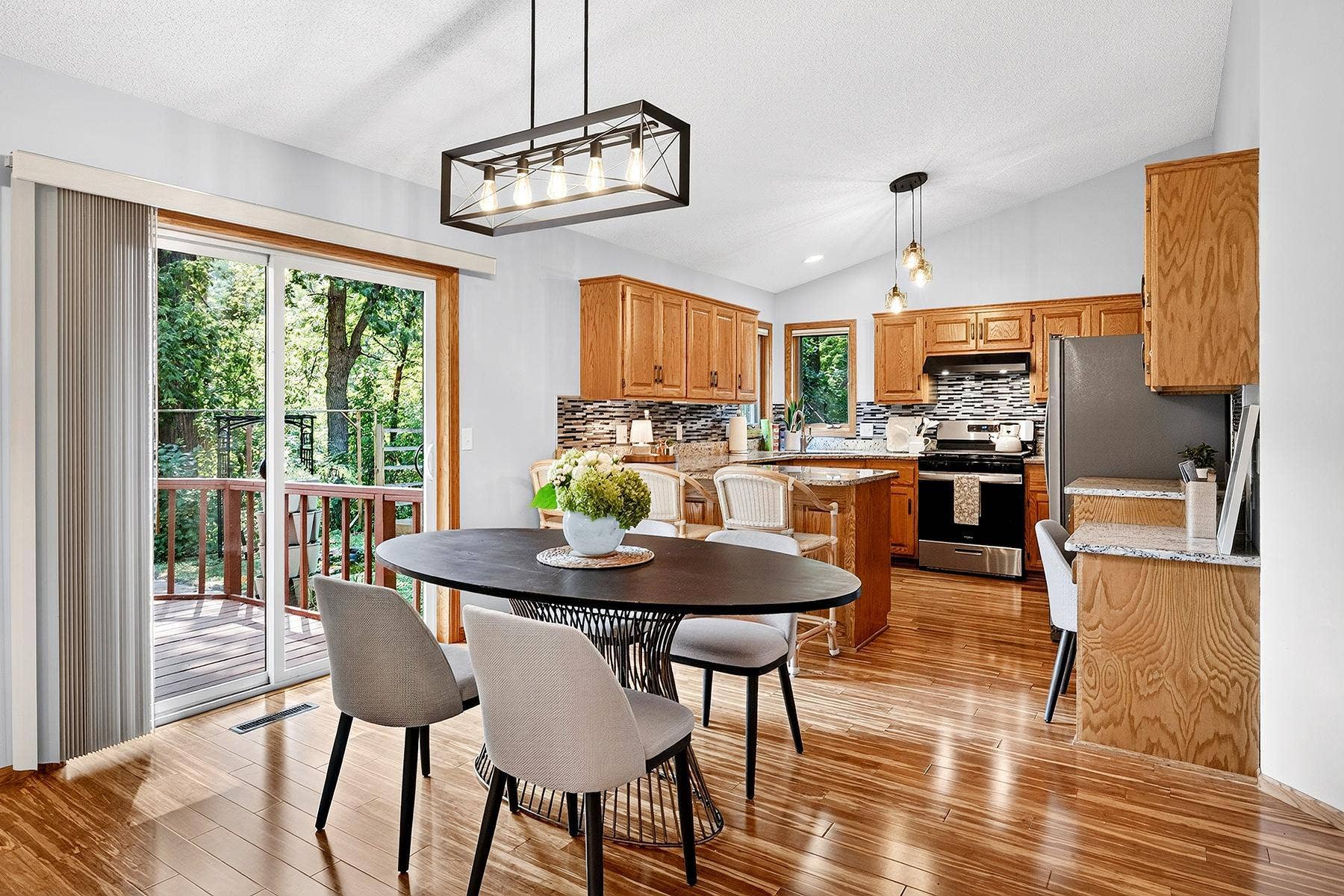 570 Dorland Road S, Maplewood, MN 55119 web_Dining to kitchen.jpg