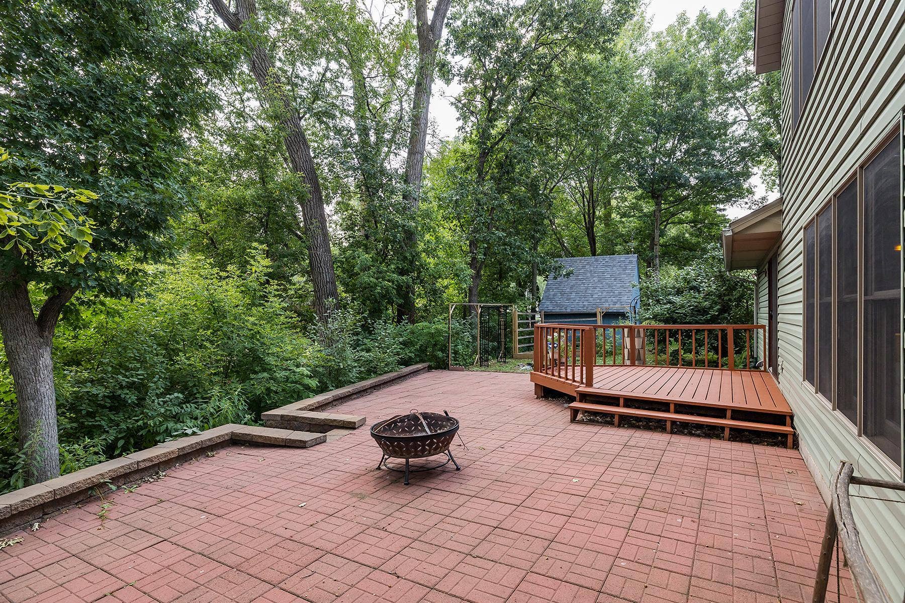 570 Dorland Road S, Maplewood, MN 55119 570 Dorland Road S, Maplewood, MN 55119