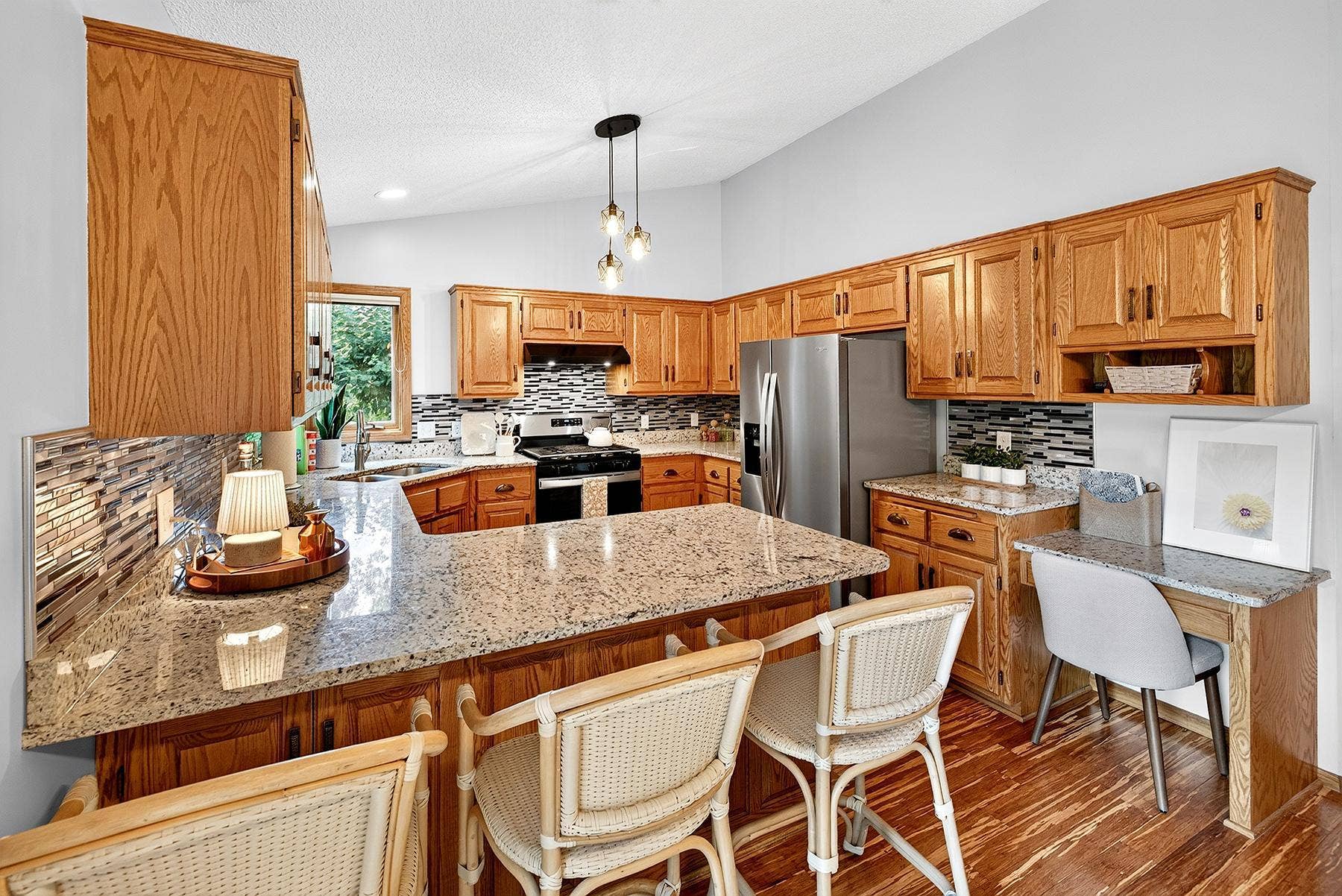 570 Dorland Road S, Maplewood, MN 55119 web_kitchen 2.jpg