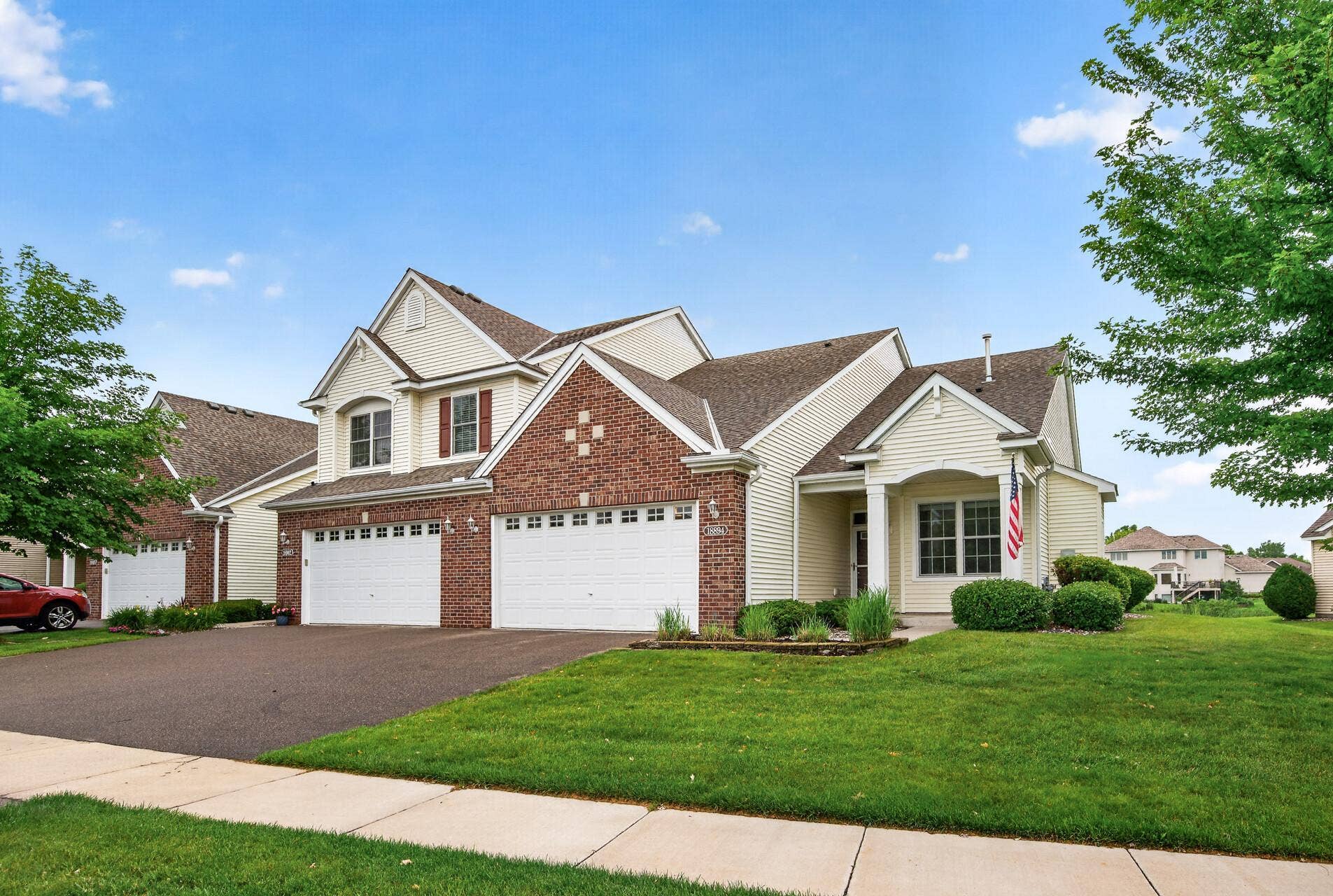 18894 97th Place N, Maple Grove, MN 55311 Welcome to 18894 97th Pl N!