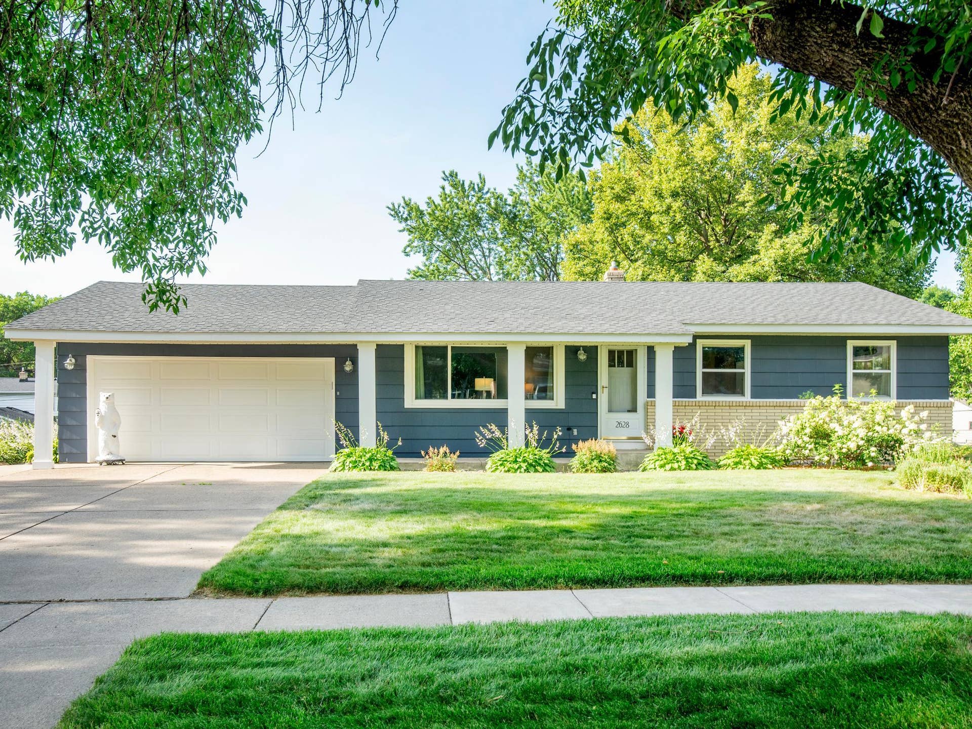 Welcome to 2628 Cedar Ave!