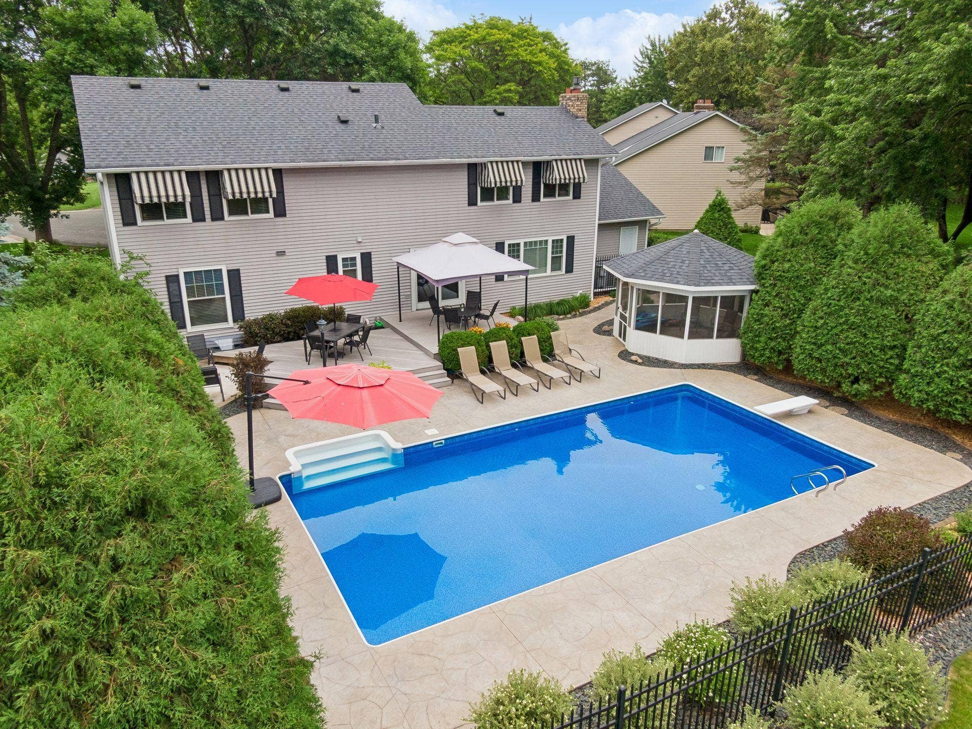 10673 Monticello Lane N, Maple Grove, MN 55369 Welcome home to 10673 Monticello Ln N!