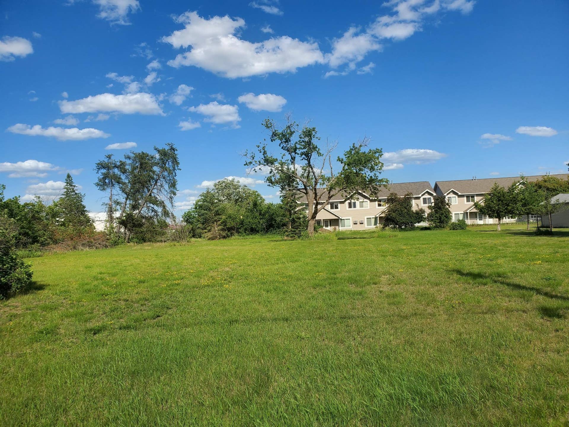 830 Washington Avenue S, Bemidji, MN 56601 Flat and Open!