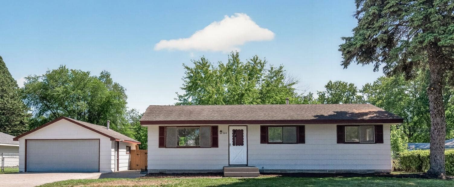 7817 67th Avenue N, Brooklyn Park, MN 55428 7817 67th Avenue N, Brooklyn Park, MN 55428