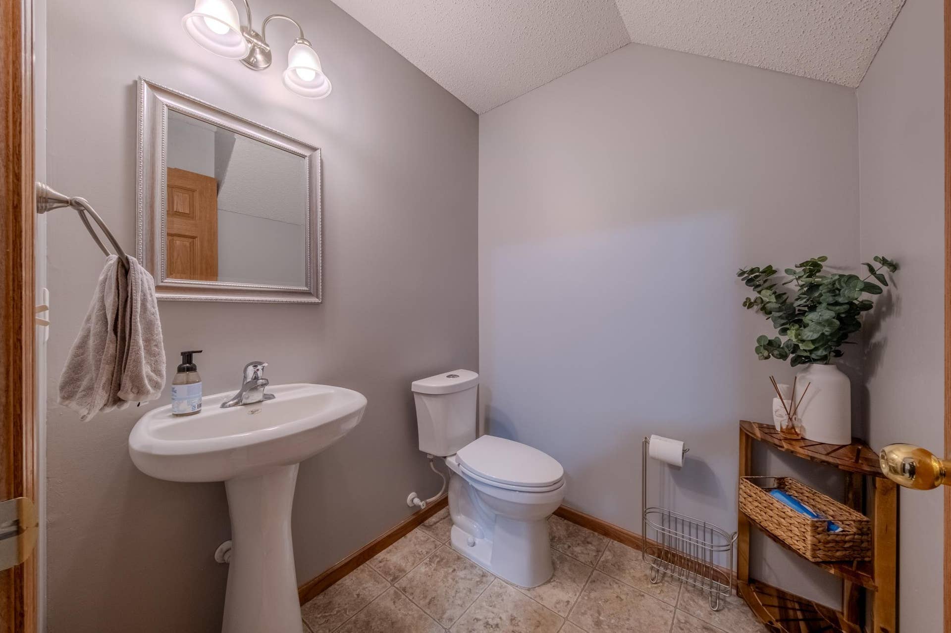 3775 Hazel Trail, #G, Woodbury, MN 55129 DSCF7679-HDR.jpg