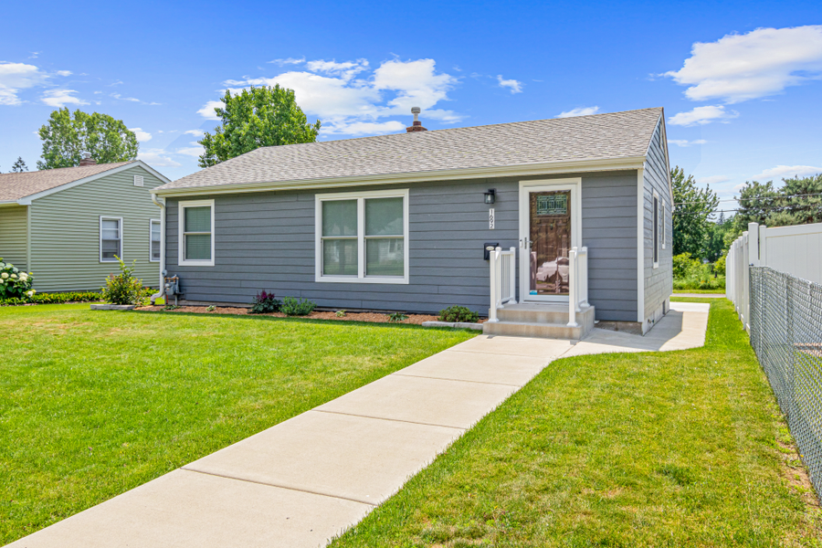 Property photo for 1692 Iowa Avenue E, Saint Paul, MN