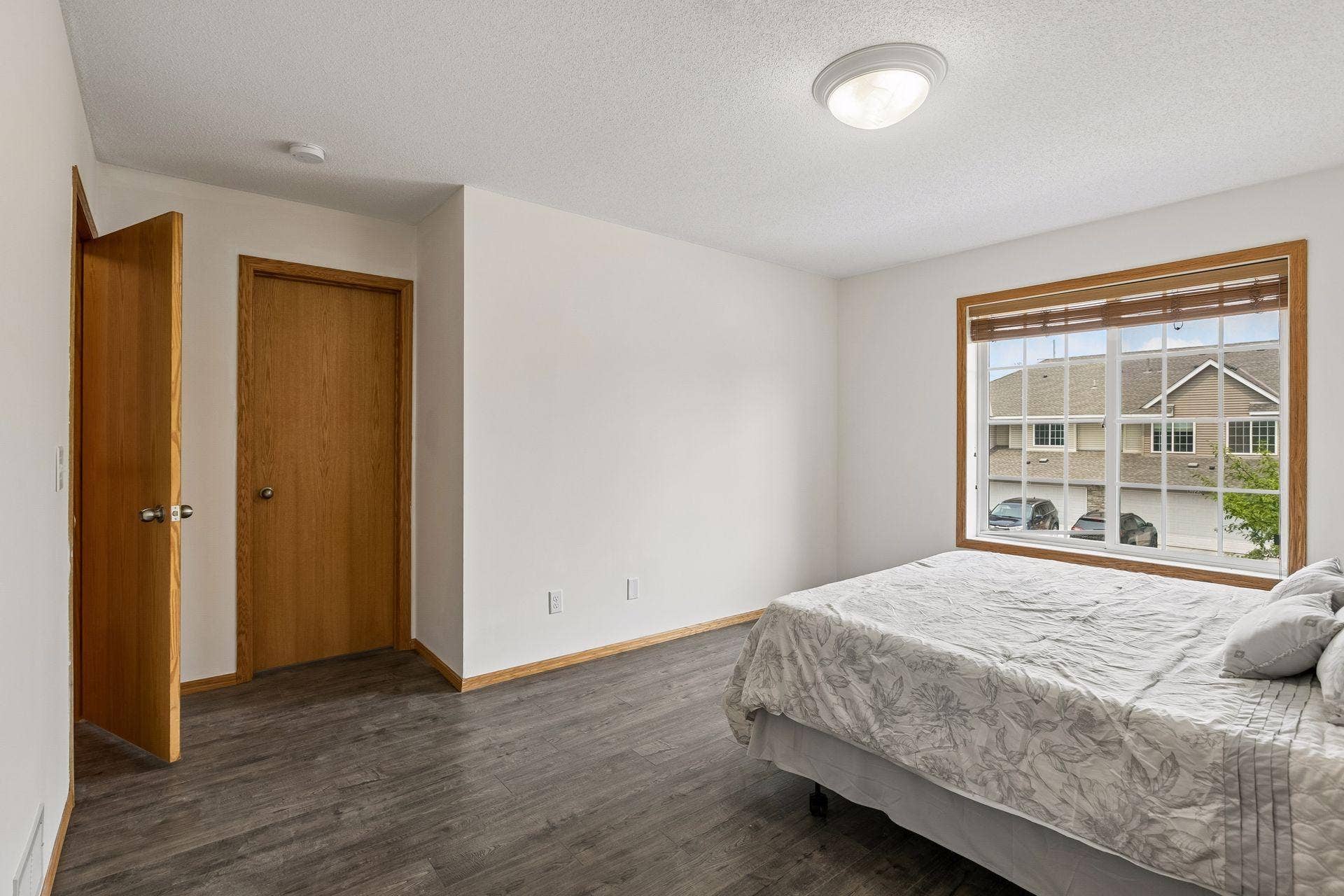 Newer LVP throughout upper level.