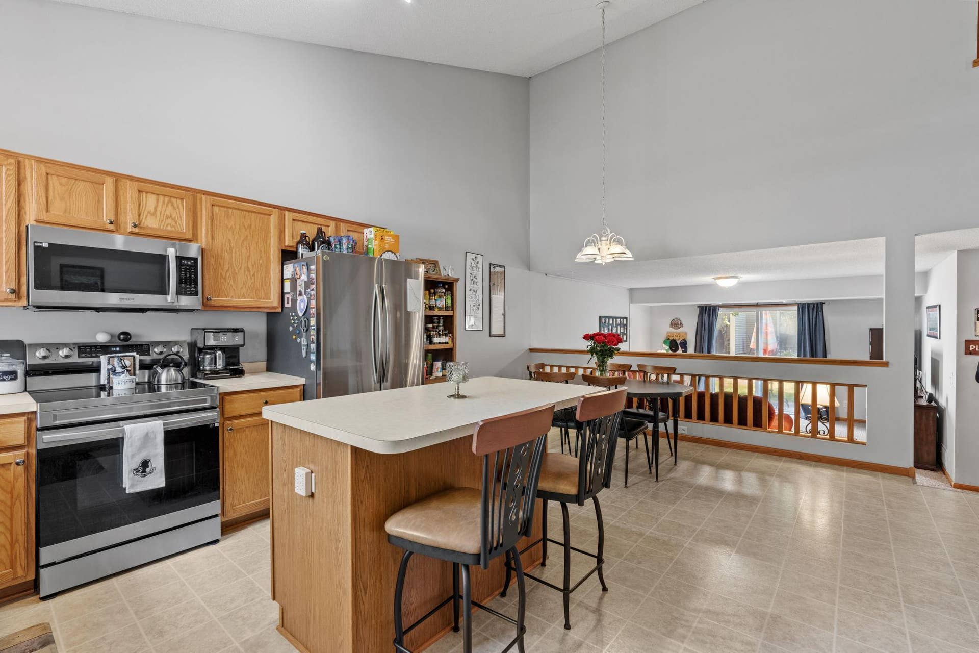 1585 Chartreux Avenue, Shakopee, MN 55379 1585 Chartreux Avenue, Shakopee, MN 55379