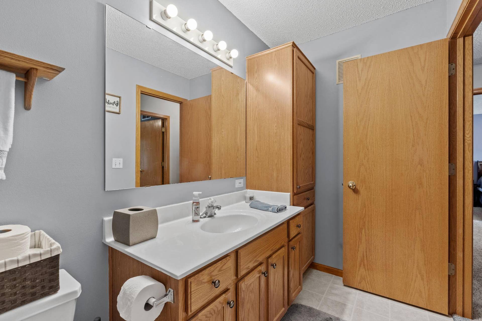 1585 Chartreux Avenue, Shakopee, MN 55379 1585 Chartreux Avenue, Shakopee, MN 55379