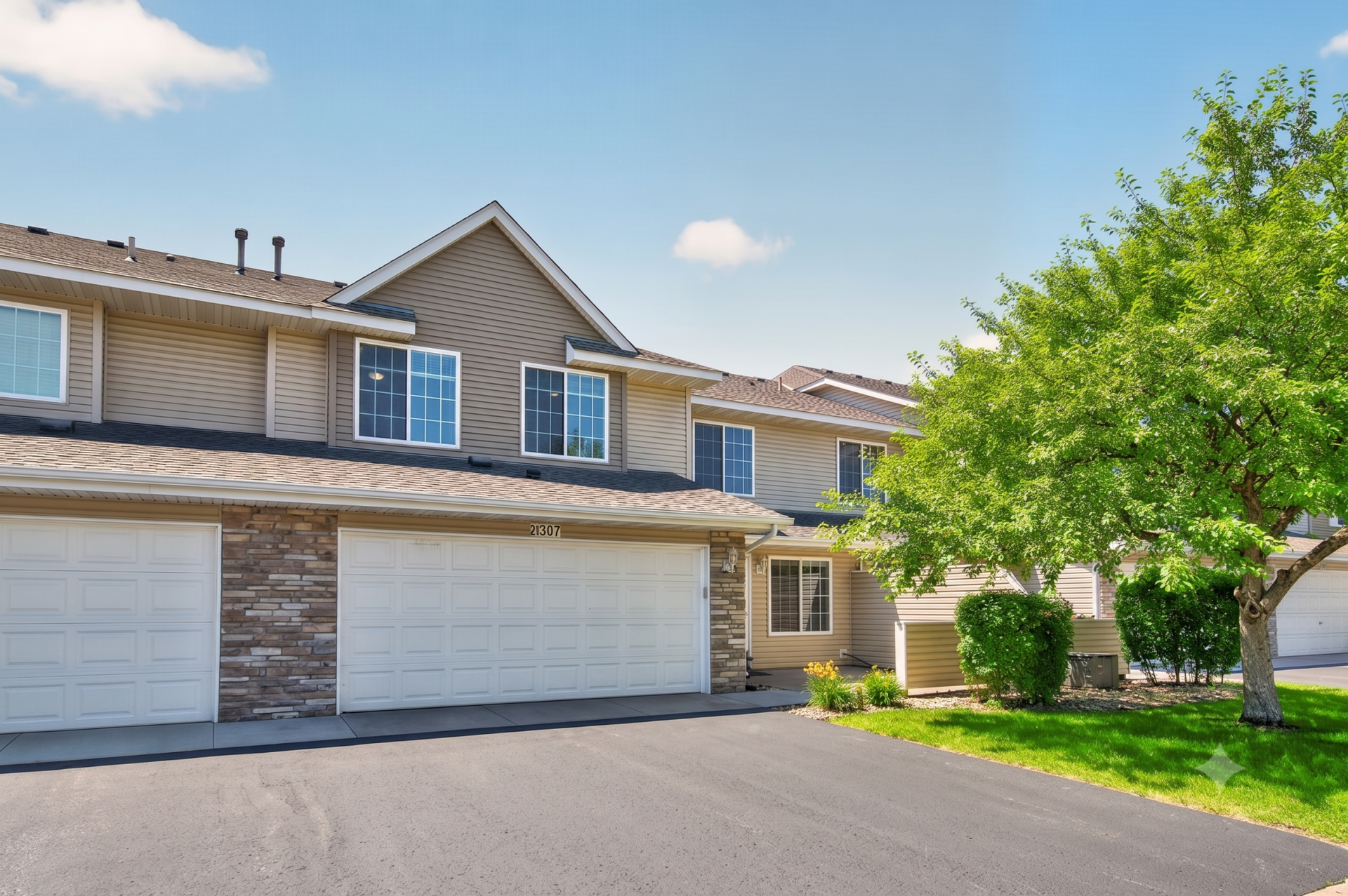 10707 Unity Lane N, Brooklyn Park, MN 55443