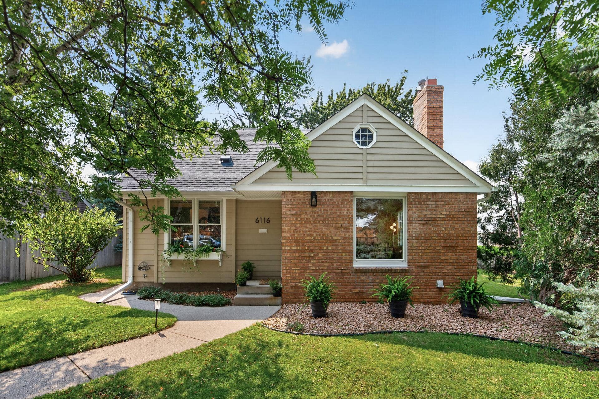 6116 Queen Avenue S, 1, Minneapolis, MN 55410