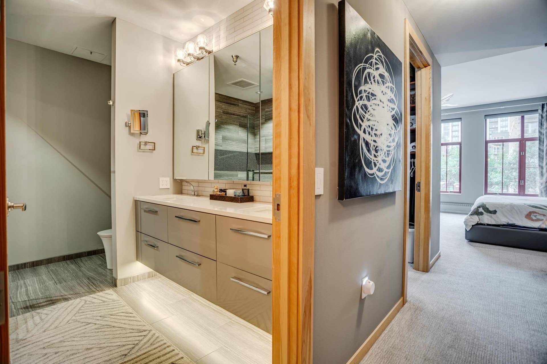 600 S 2nd Street, #S108, 18, Minneapolis, MN 55401 Find a spa-like full bathroom on the second level.