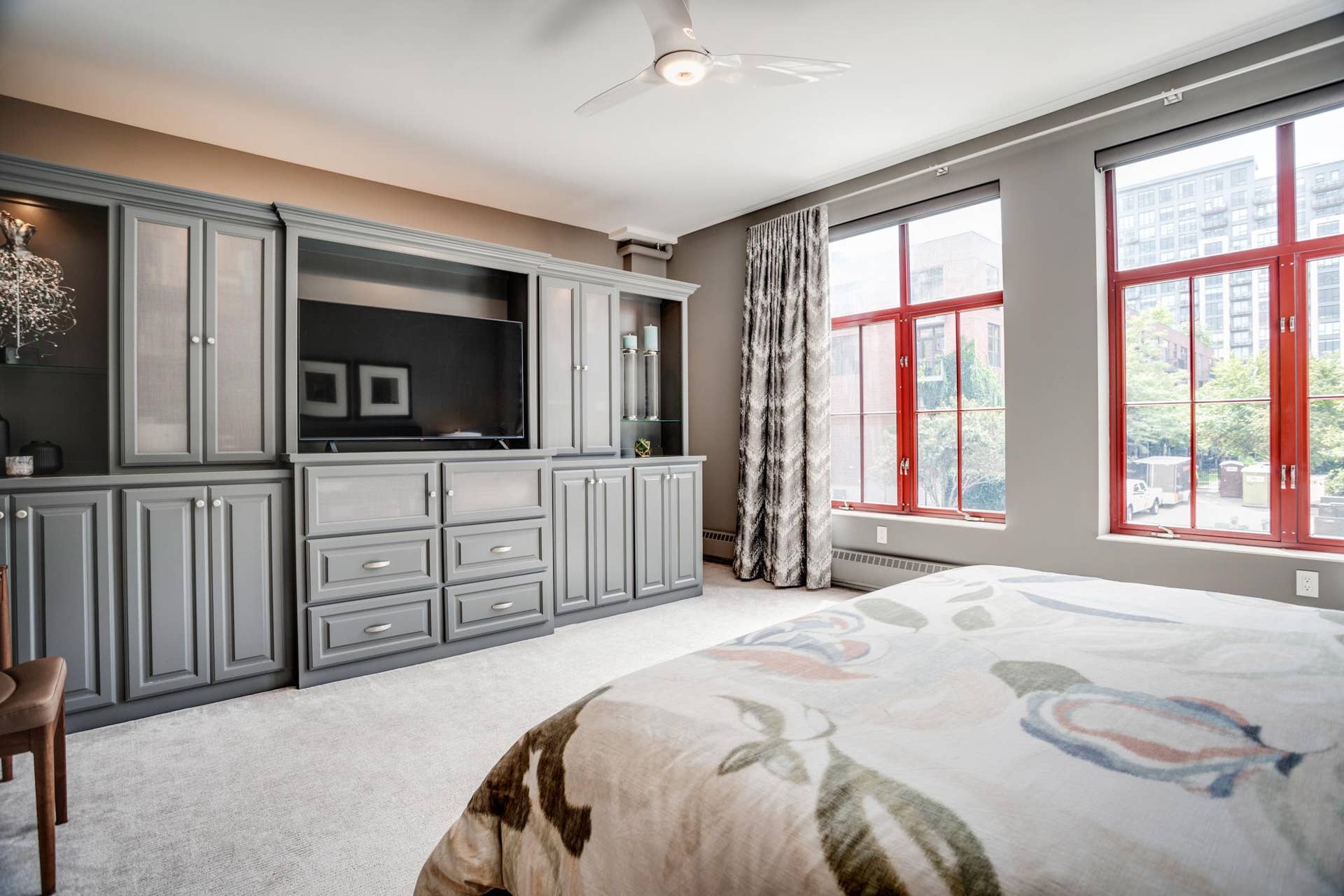 600 S 2nd Street, #S108, 18, Minneapolis, MN 55401 Upstairs, find the spacious owners suite with room for a sitting area, and flex storage space.